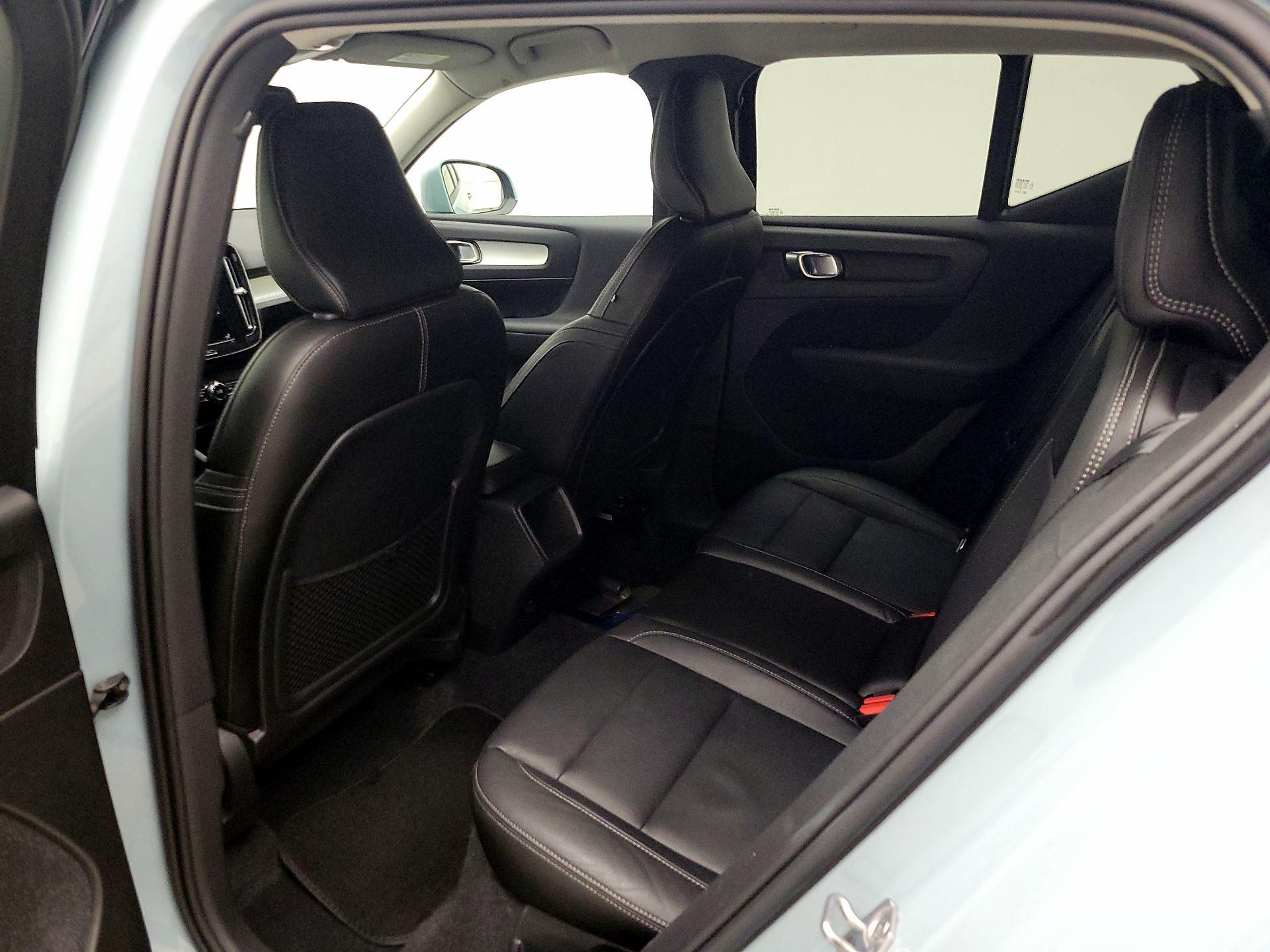 Thumbnail: 2019 Volvo XC40 - 20