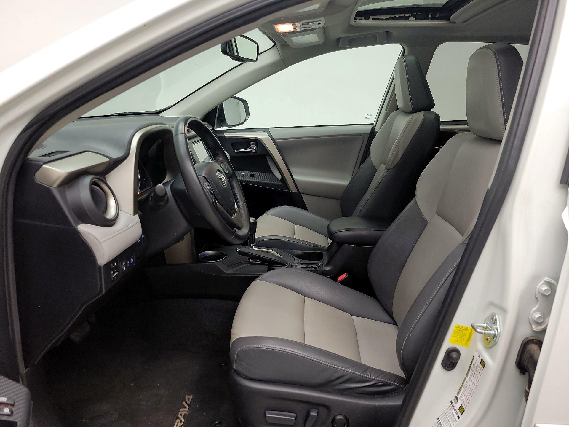 Thumbnail: 2013 Toyota RAV4 - 11