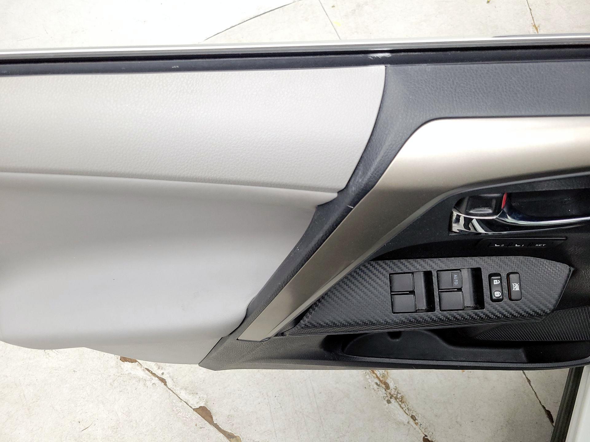 Thumbnail: 2013 Toyota RAV4 - 12