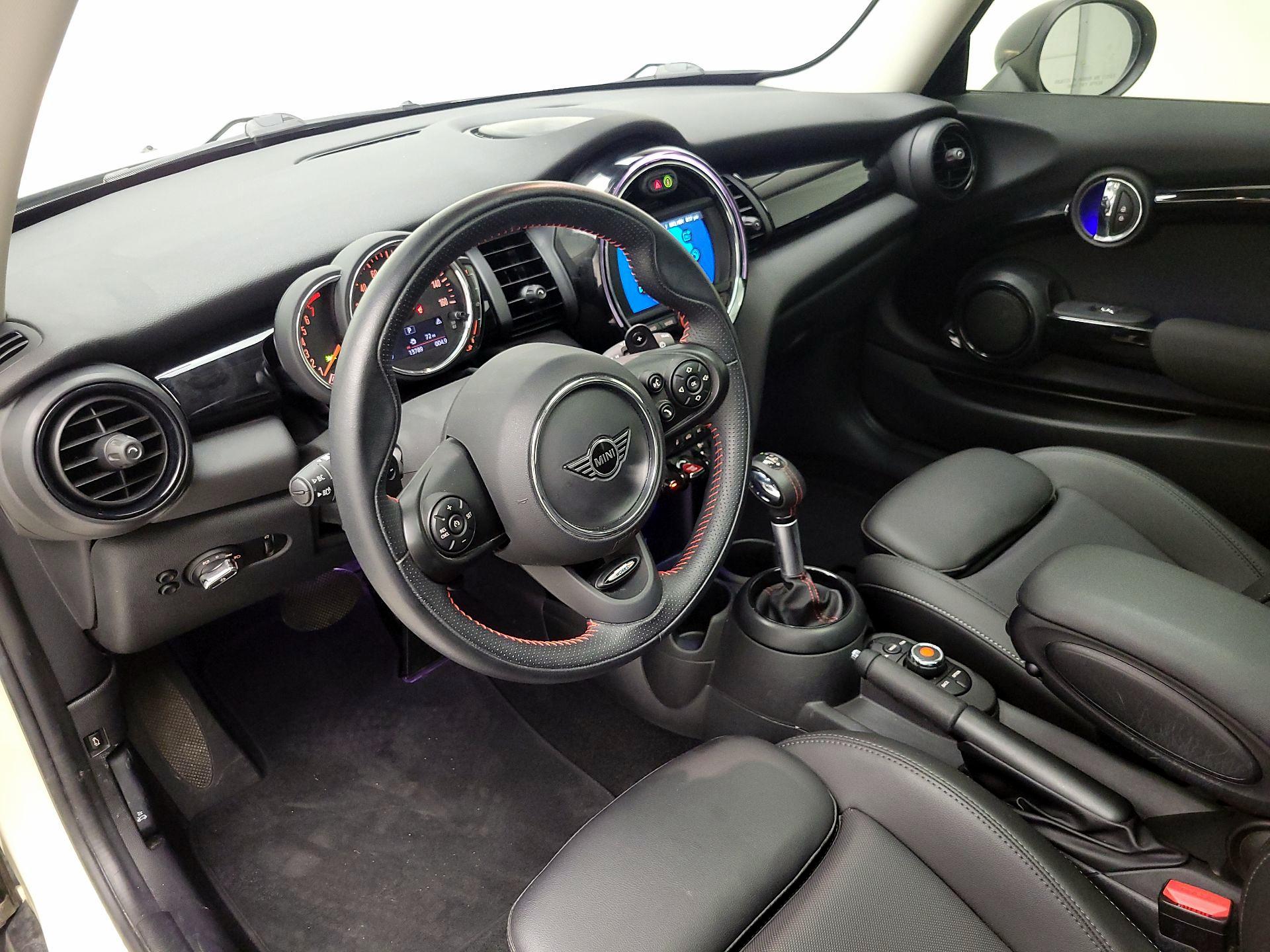 Thumbnail: 2019 MINI Cooper Hardtop - 9