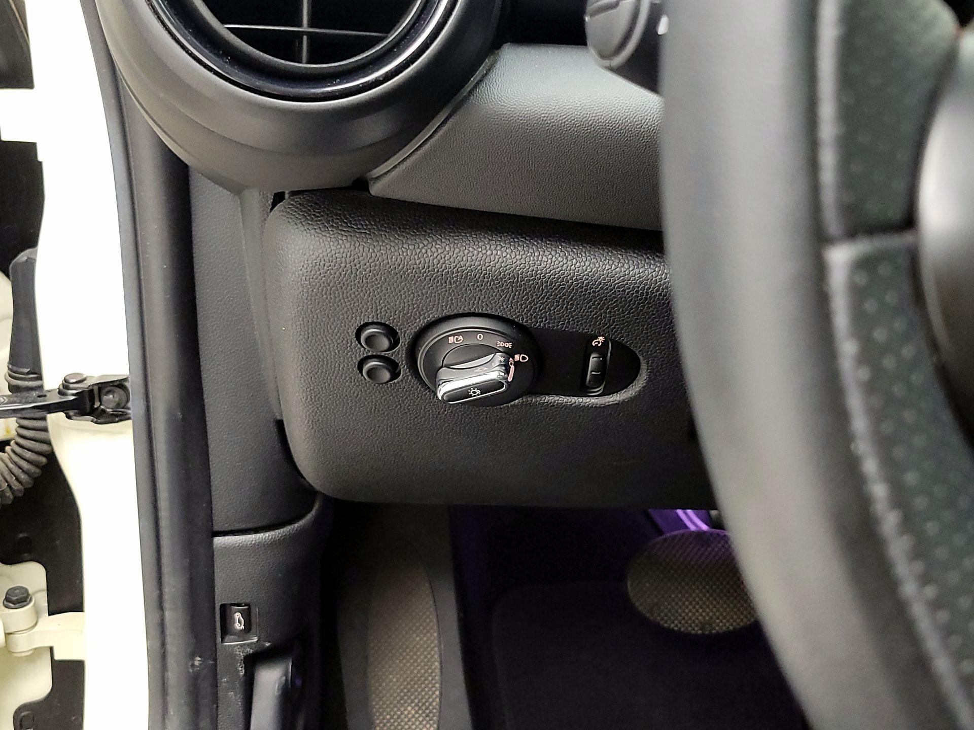 Thumbnail: 2019 MINI Cooper Hardtop - 13