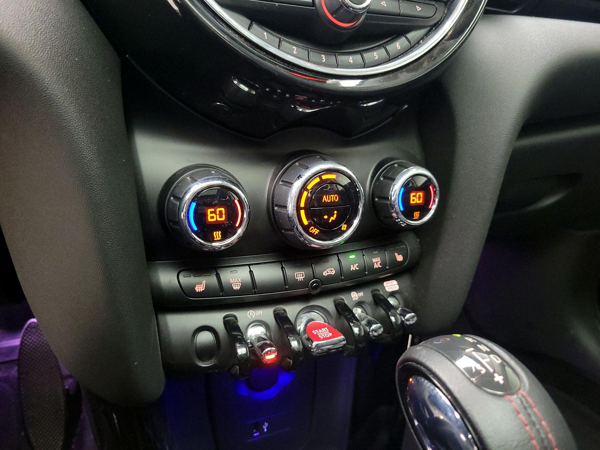 Thumbnail: 2019 MINI Cooper Hardtop - 16