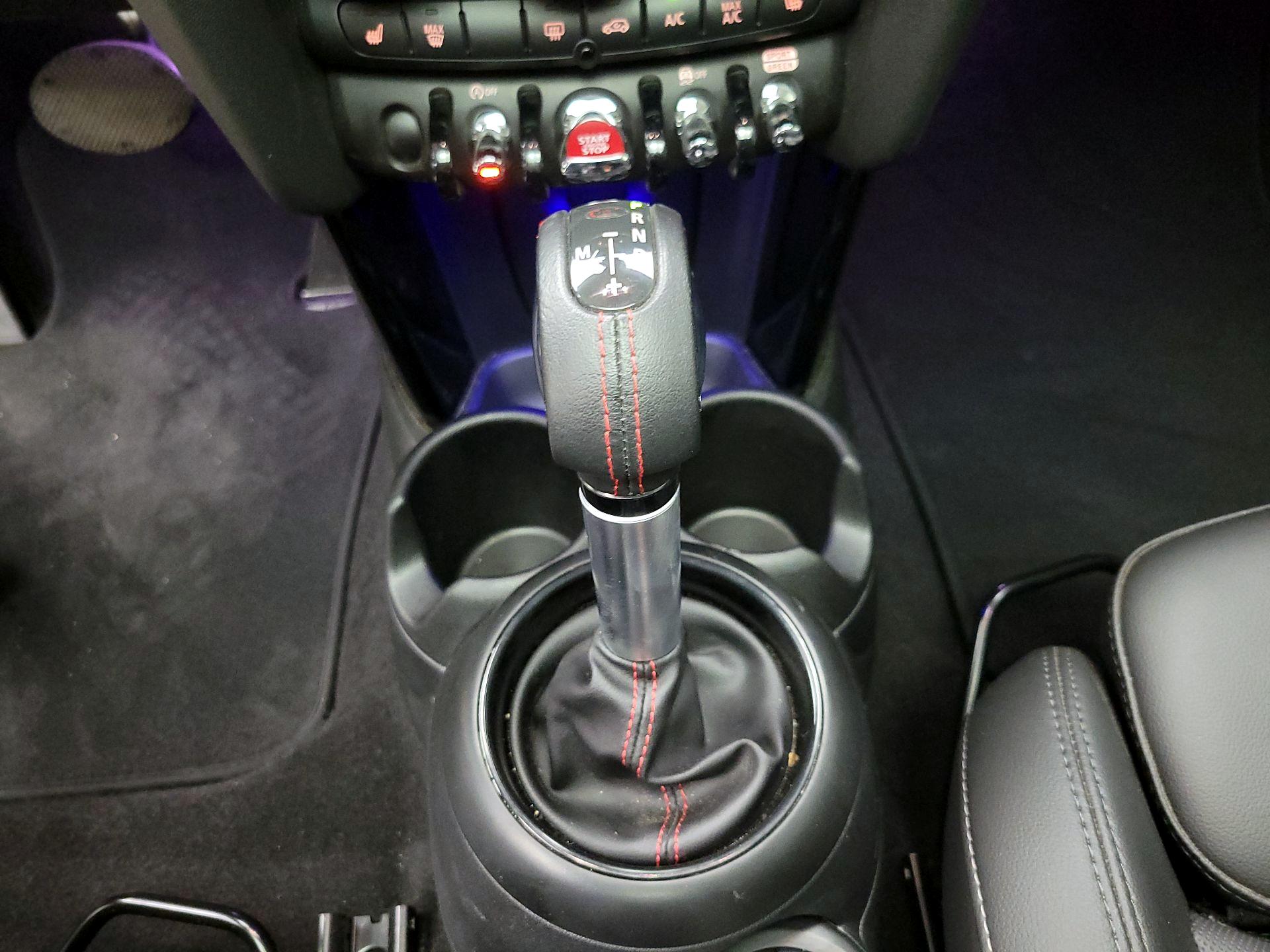 Thumbnail: 2019 MINI Cooper Hardtop - 17