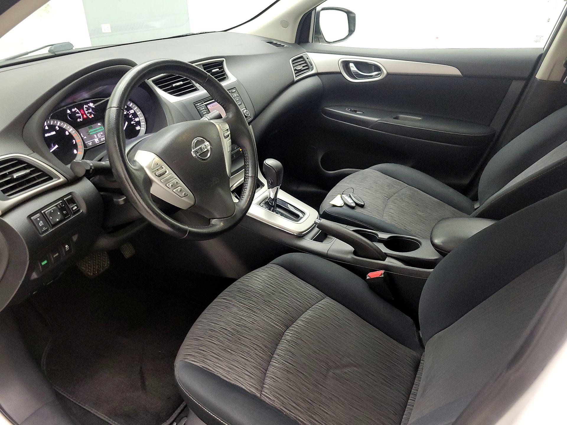 Thumbnail: 2015 Nissan Sentra - 11