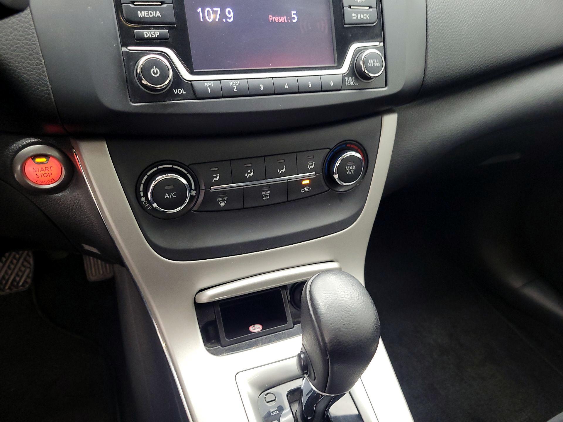 Thumbnail: 2015 Nissan Sentra - 16