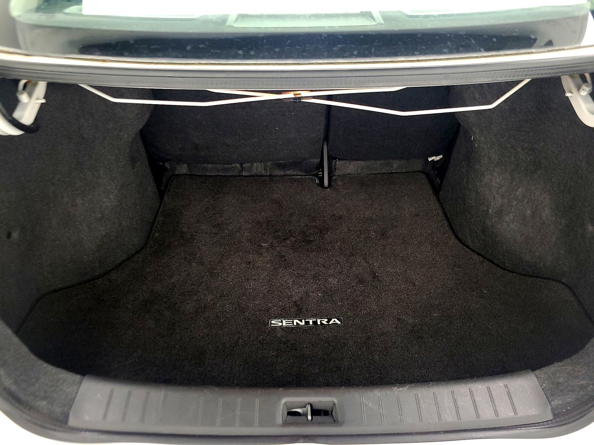 Thumbnail: 2015 Nissan Sentra - 20