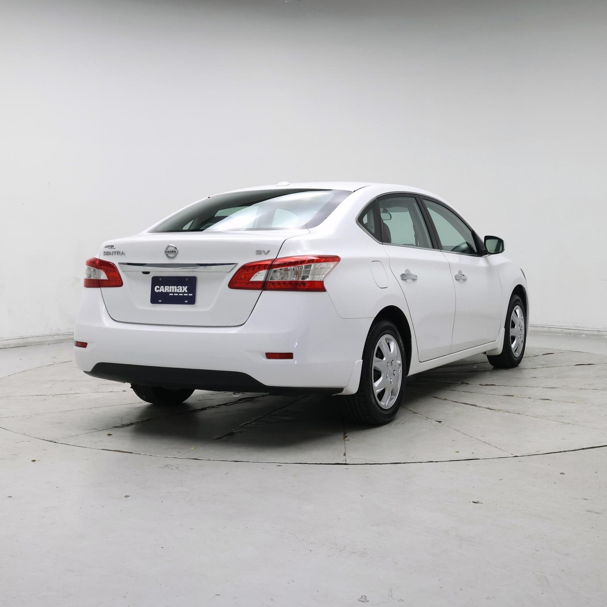 Thumbnail: 2015 Nissan Sentra - 8