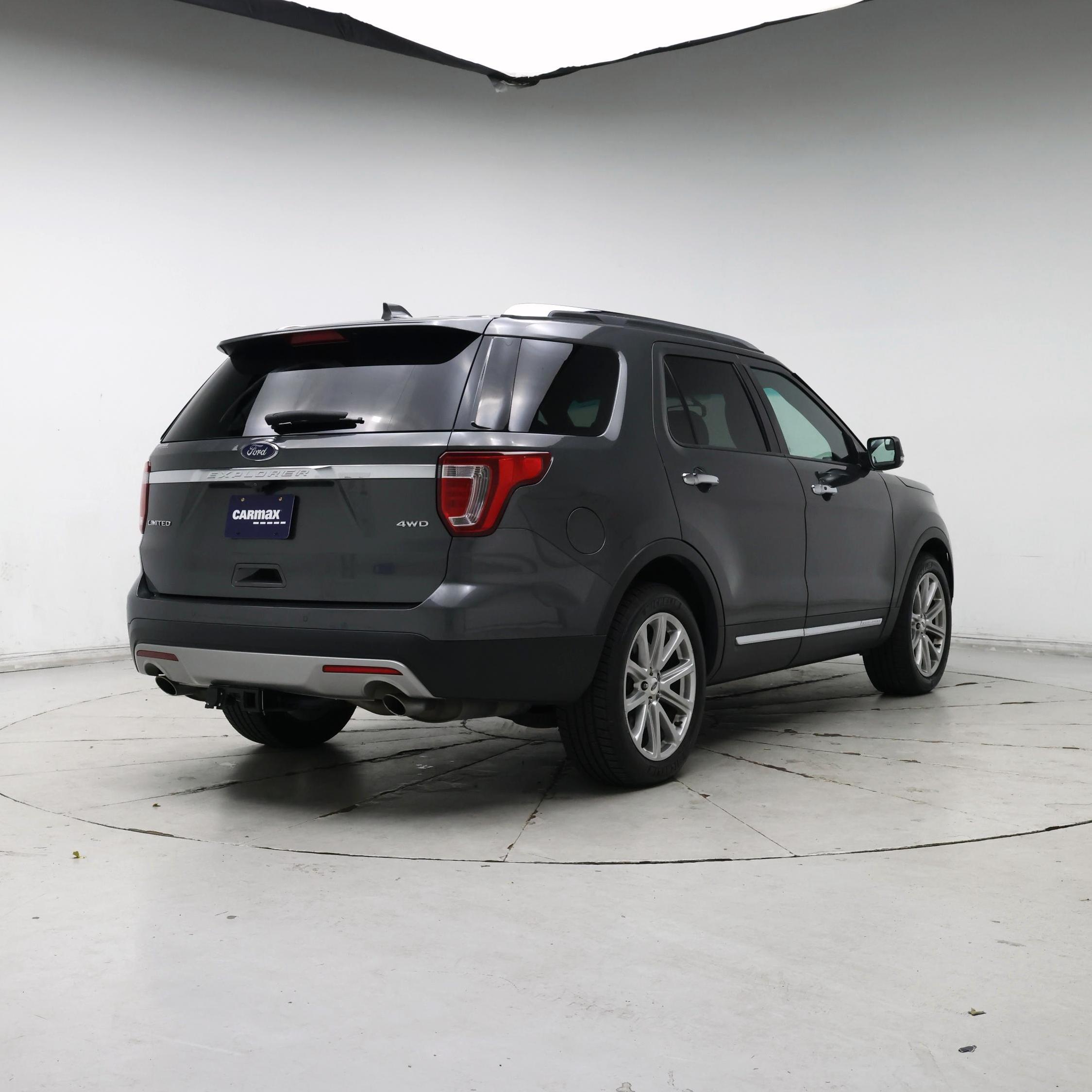 Thumbnail: 2017 Ford Explorer - 8