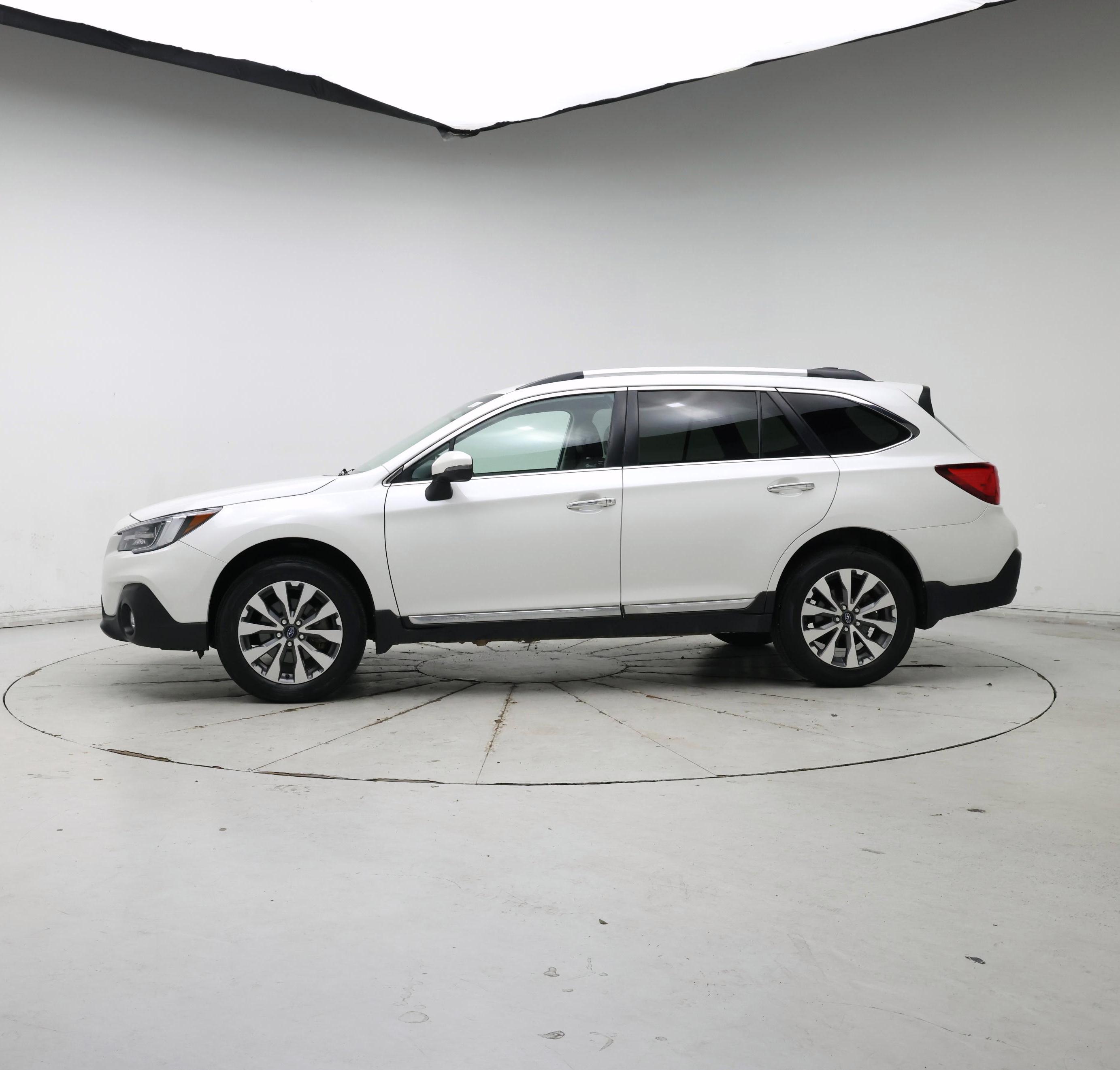 Thumbnail: 2019 Subaru Outback - 3