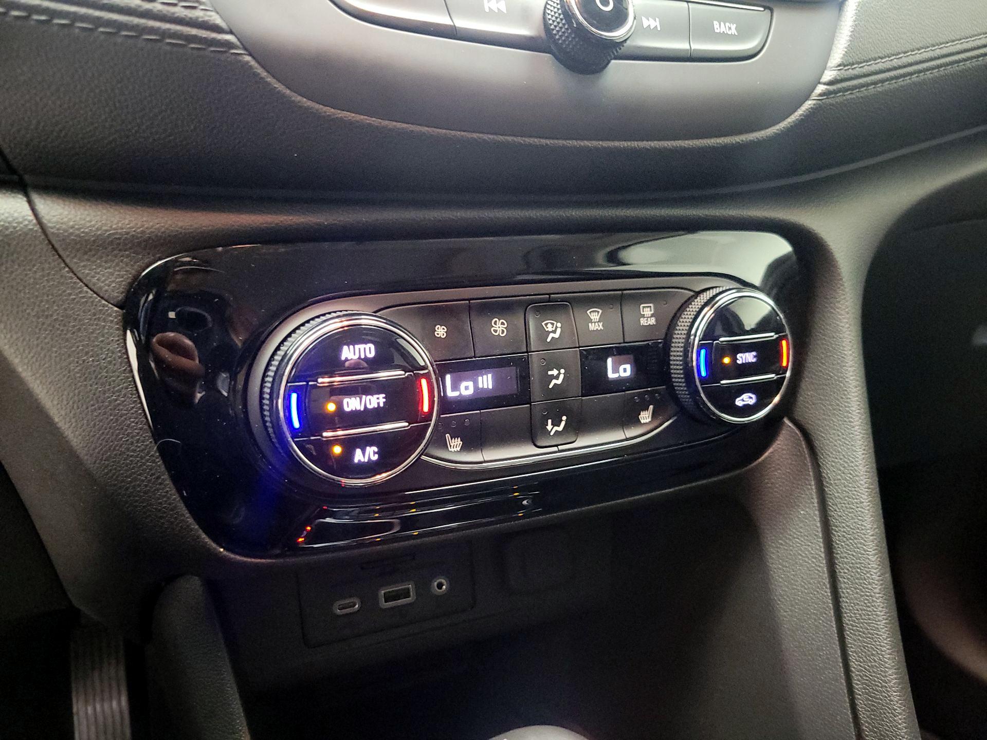 Thumbnail: 2020 Buick Encore GX - 17