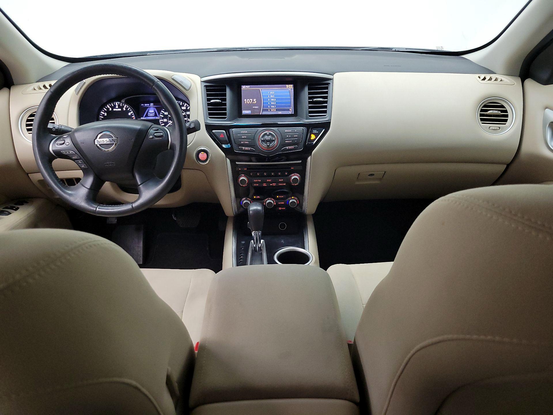 Thumbnail: 2016 Nissan Pathfinder - 9