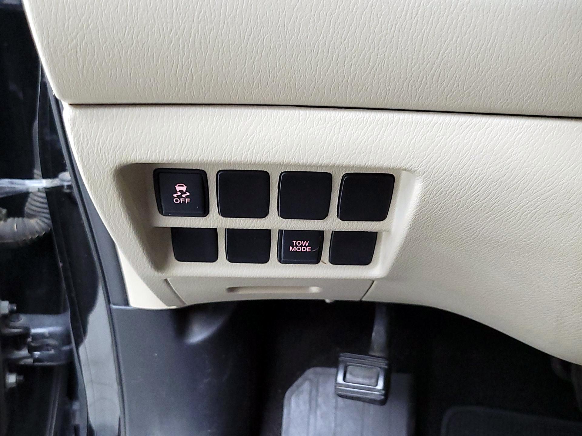Thumbnail: 2016 Nissan Pathfinder - 13
