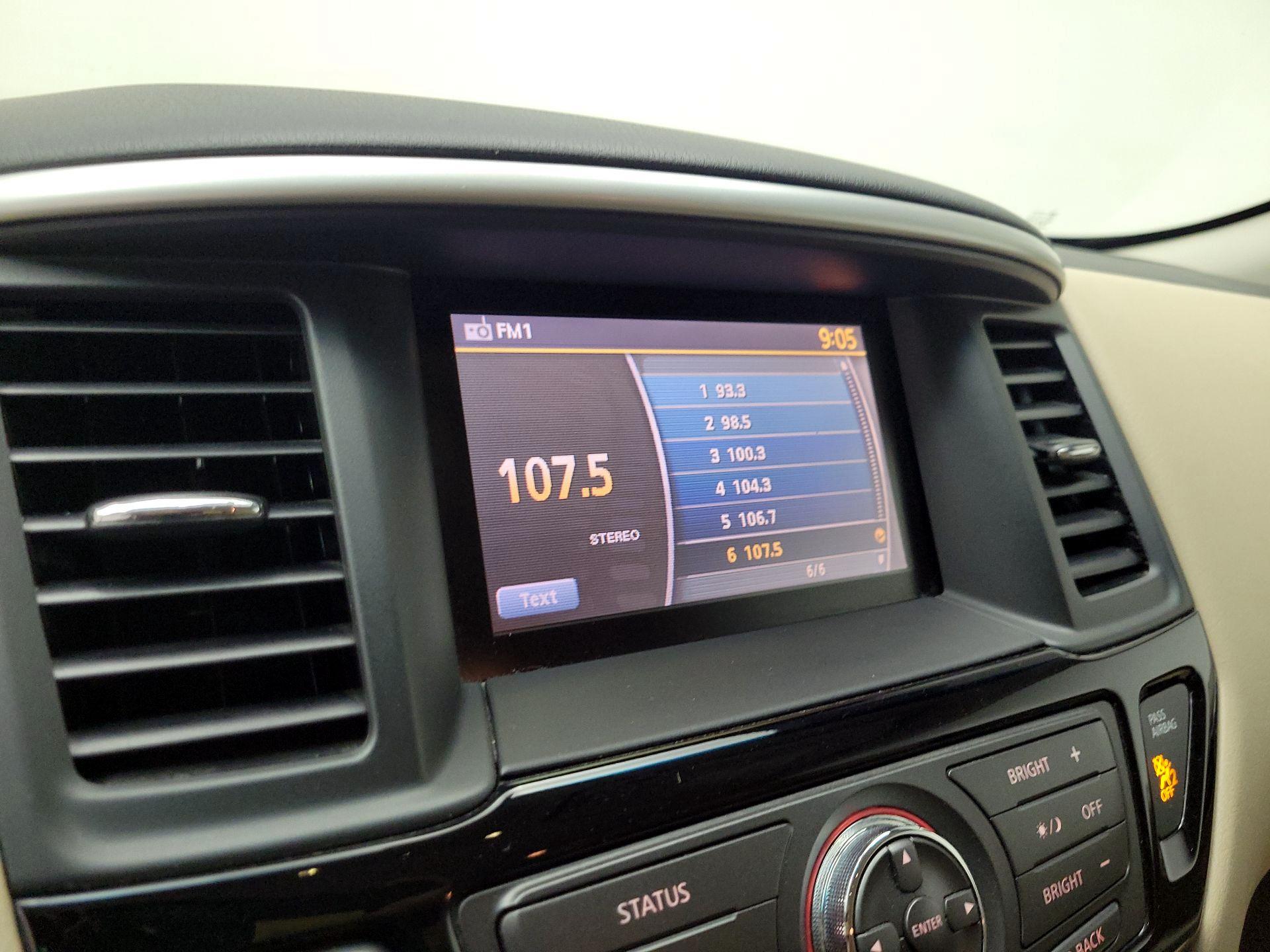 Thumbnail: 2016 Nissan Pathfinder - 15