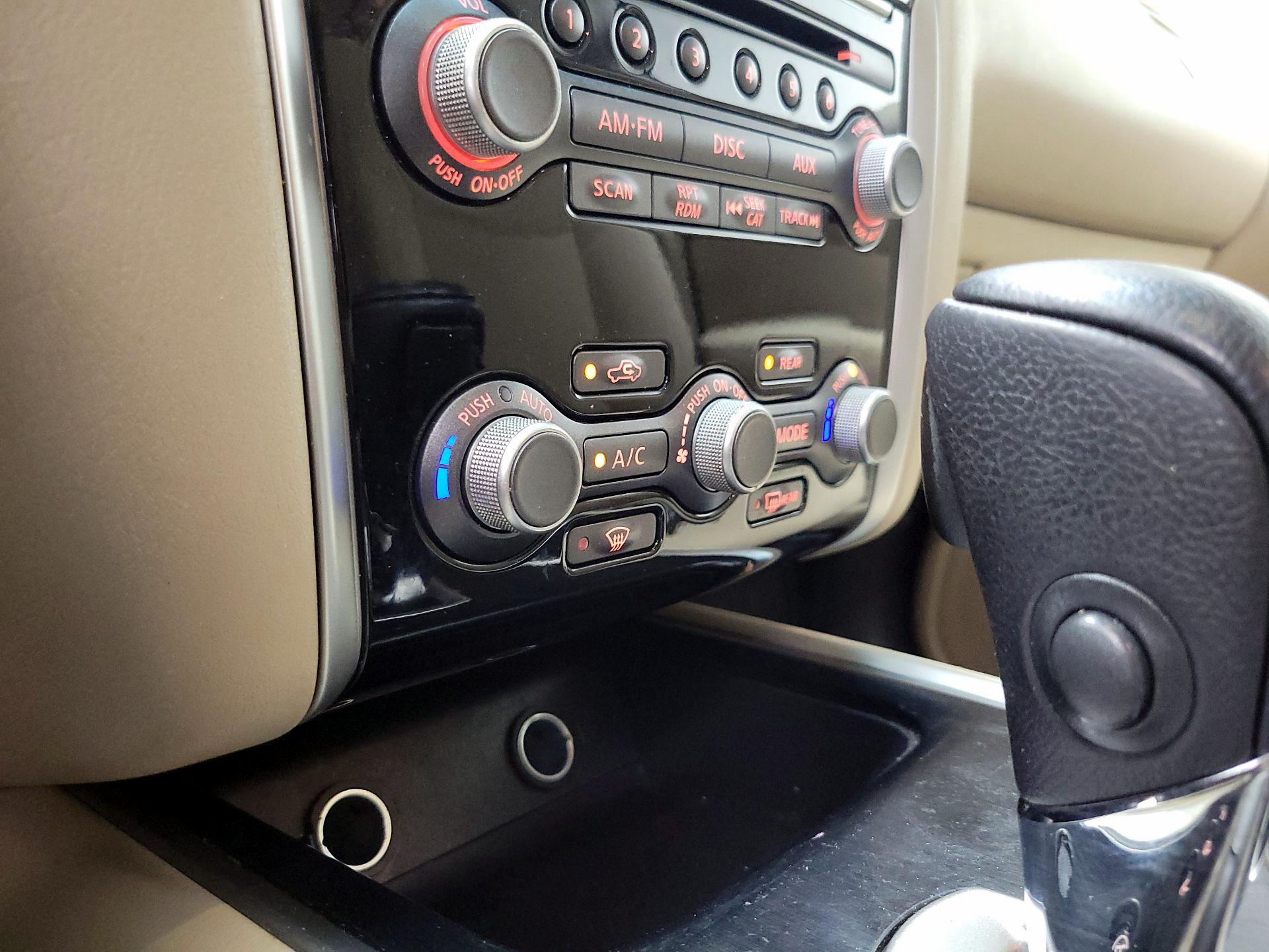 Thumbnail: 2016 Nissan Pathfinder - 16