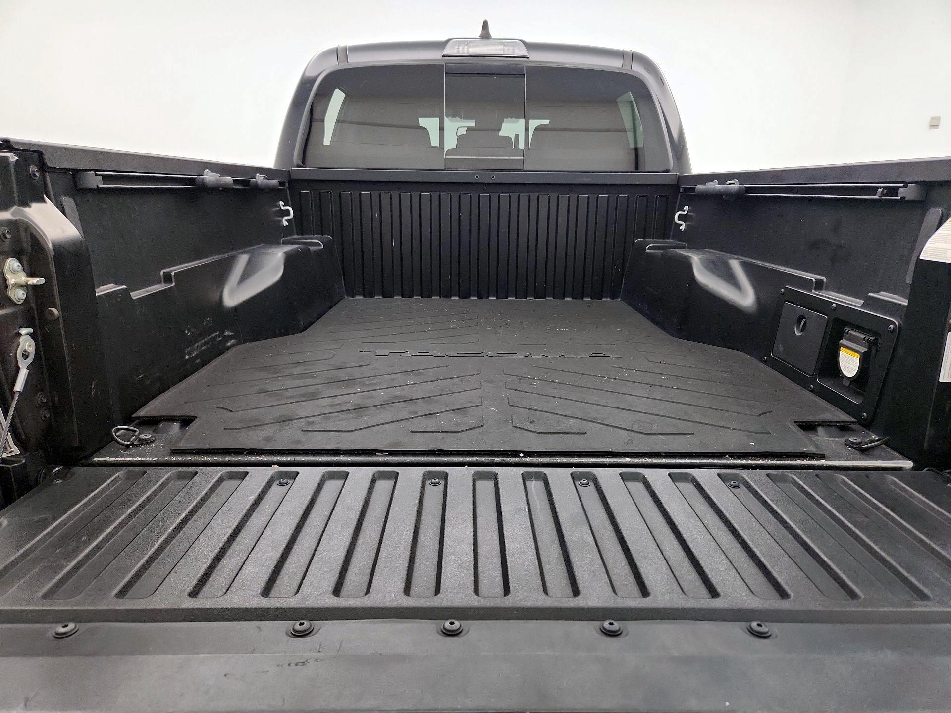 Thumbnail: 2020 Toyota Tacoma - 20