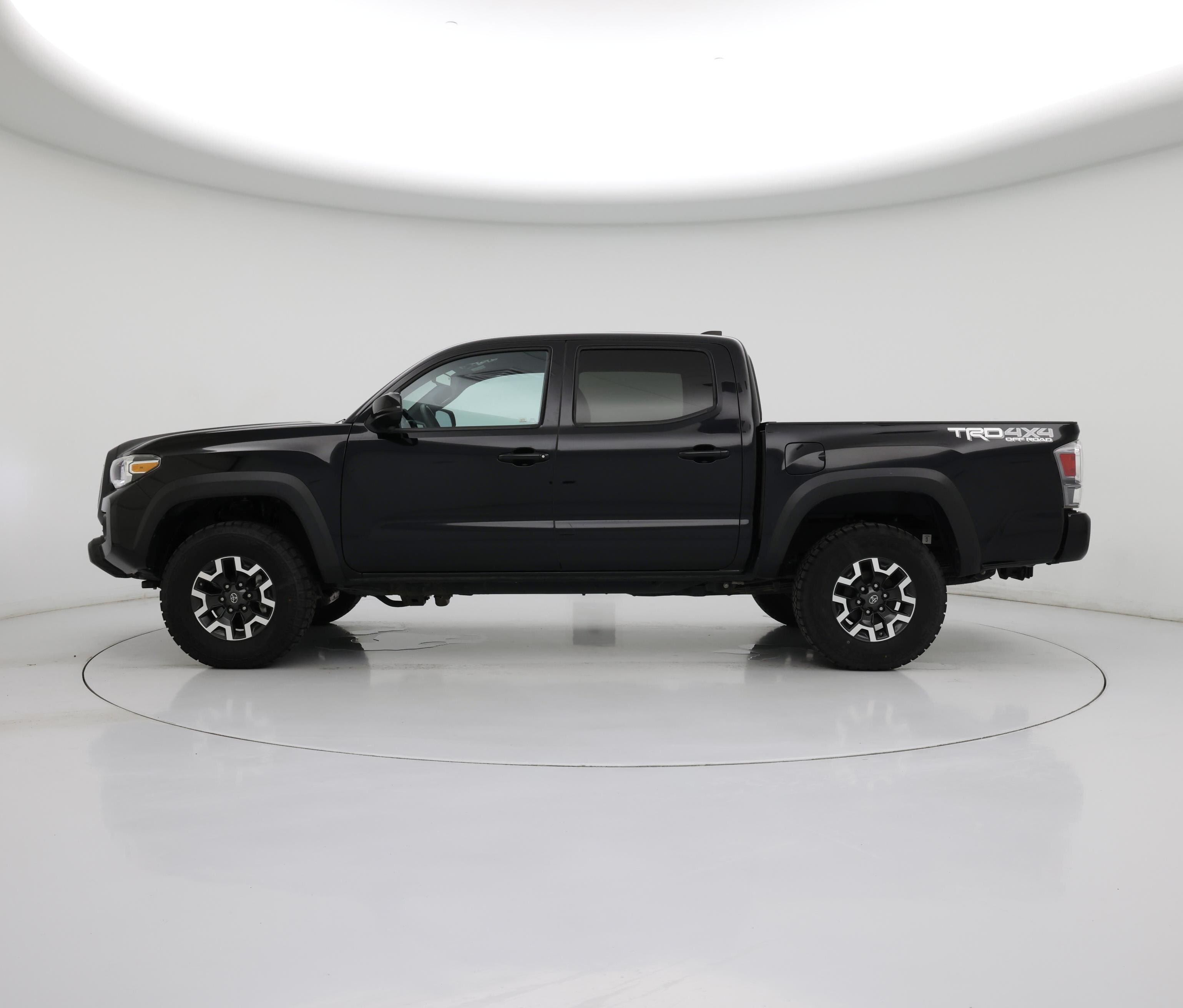 Thumbnail: 2020 Toyota Tacoma - 3
