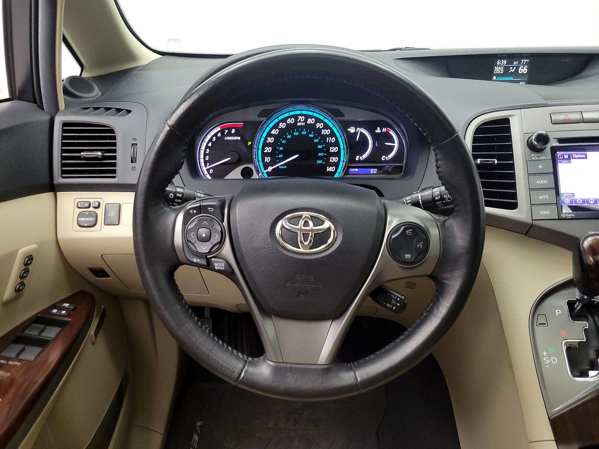 Thumbnail: 2015 Toyota Venza - 10