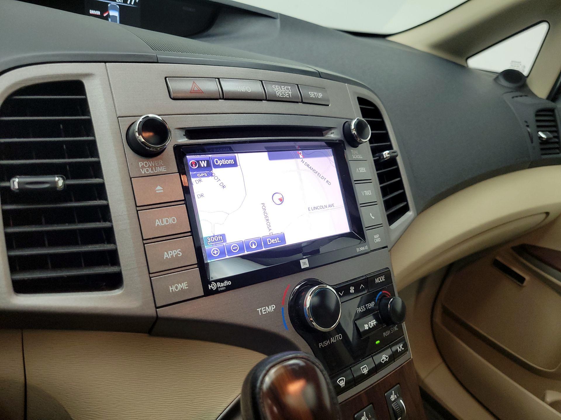 Thumbnail: 2015 Toyota Venza - 14
