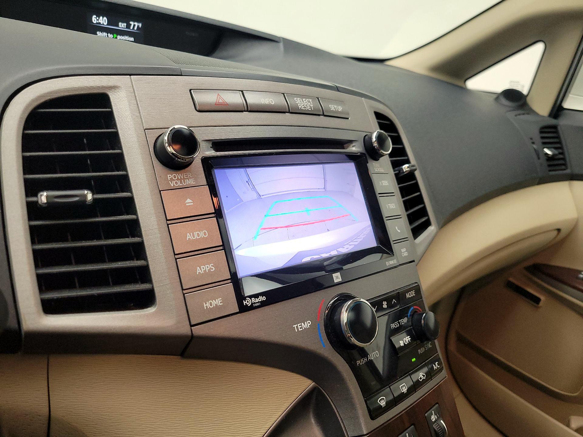 Thumbnail: 2015 Toyota Venza - 15