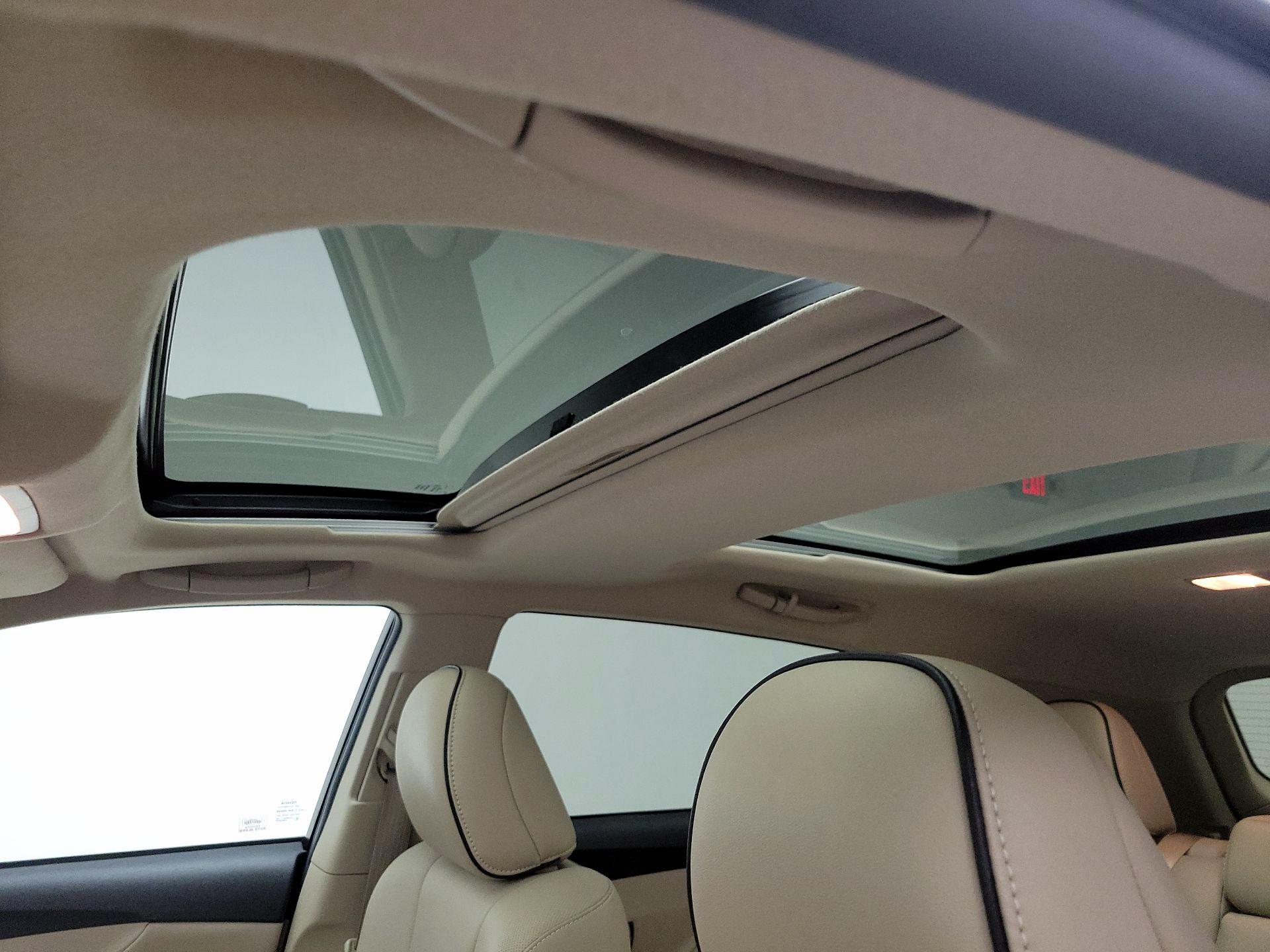 Thumbnail: 2015 Toyota Venza - 19