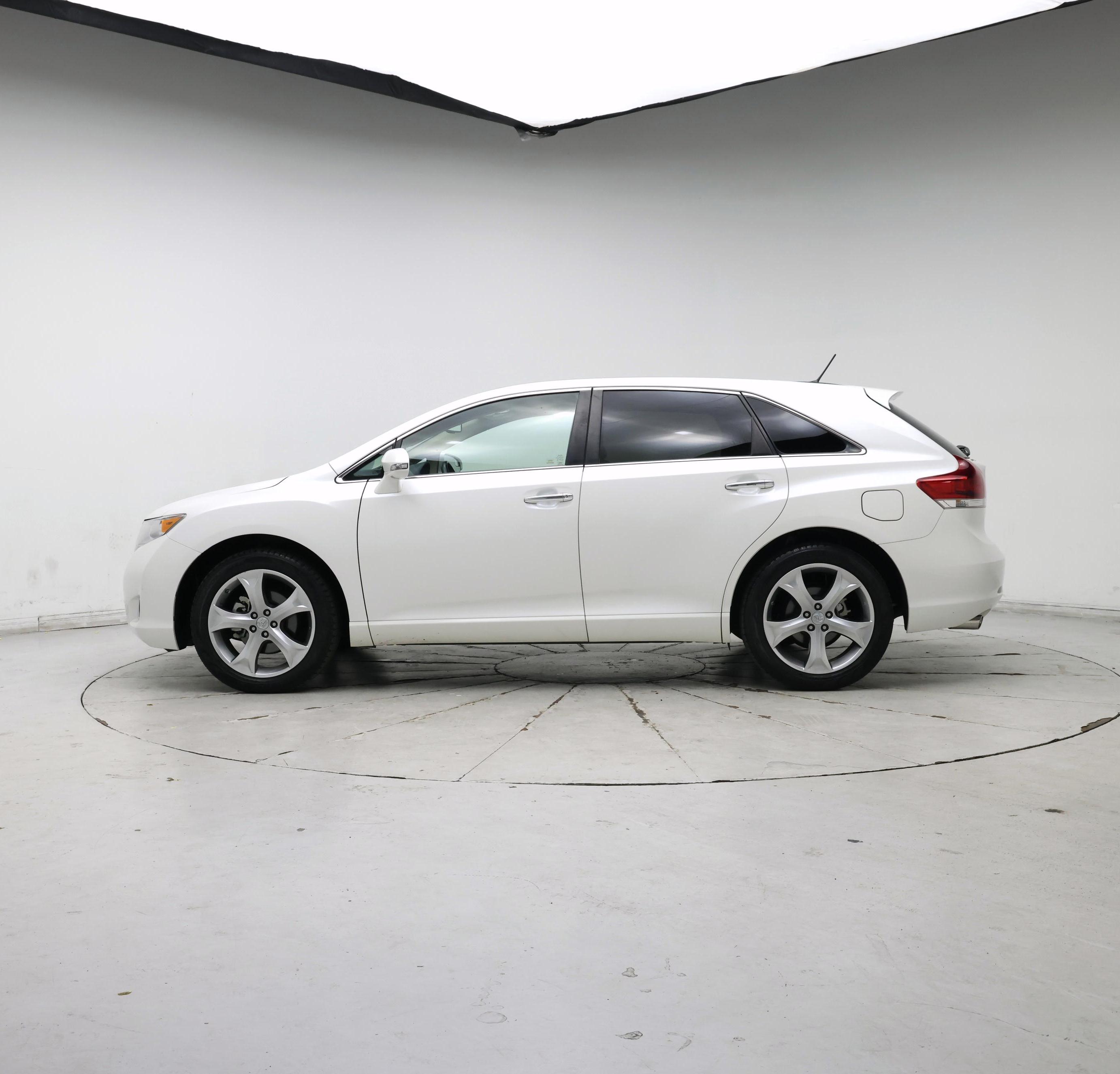 Thumbnail: 2015 Toyota Venza - 3