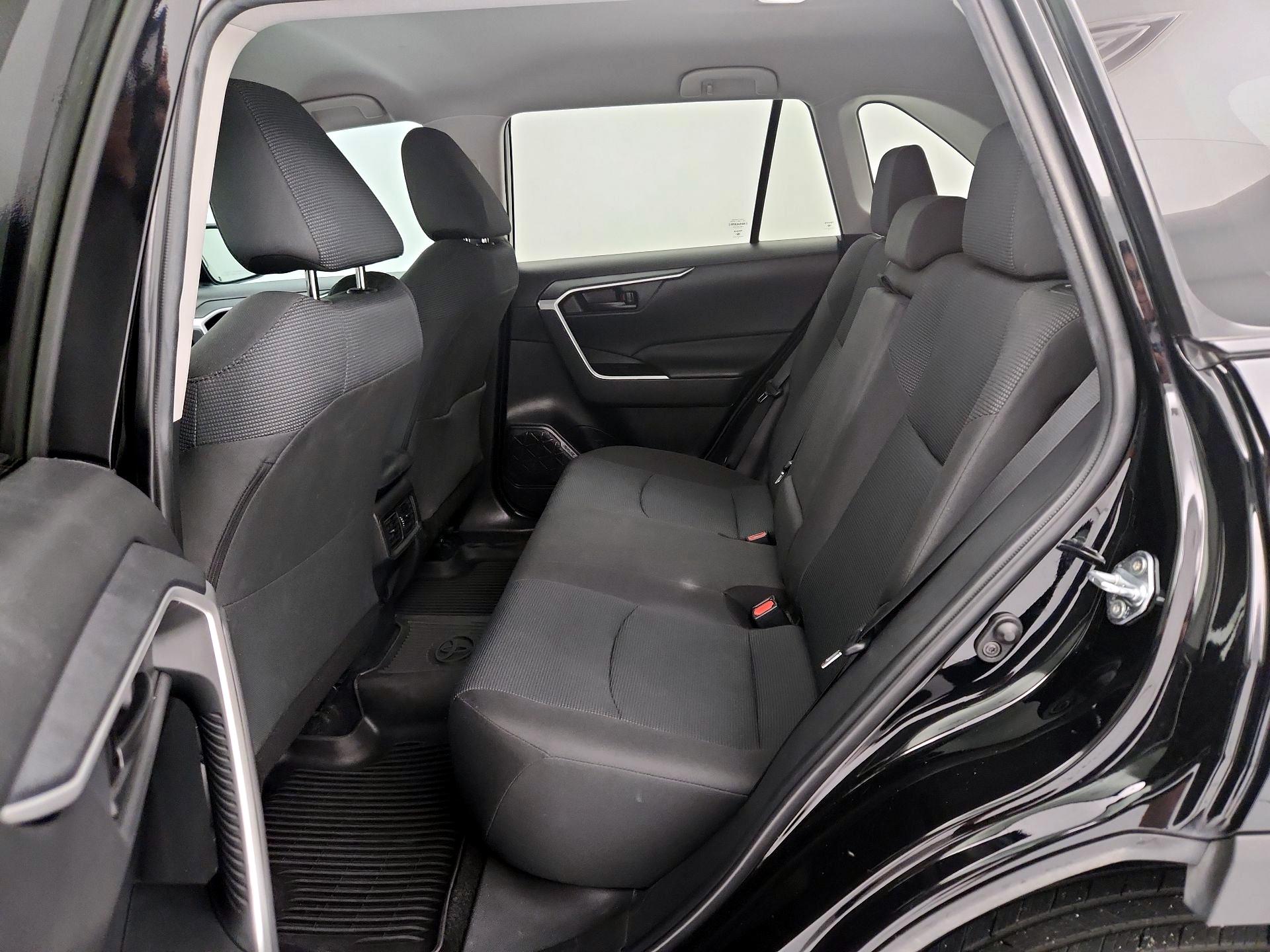 Thumbnail: 2022 Toyota RAV4 - 19
