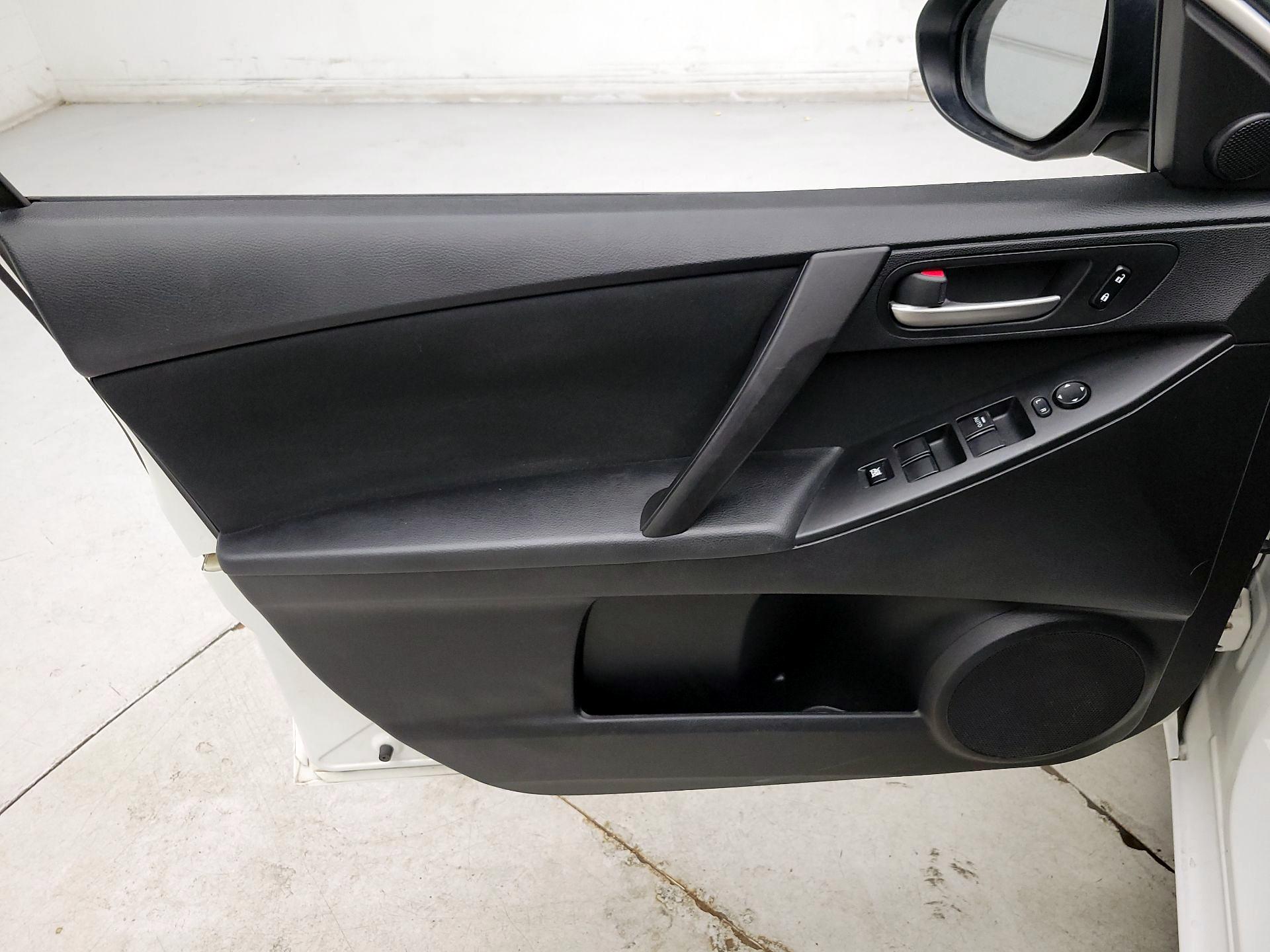 Thumbnail: 2013 Mazda Mazda3 - 12