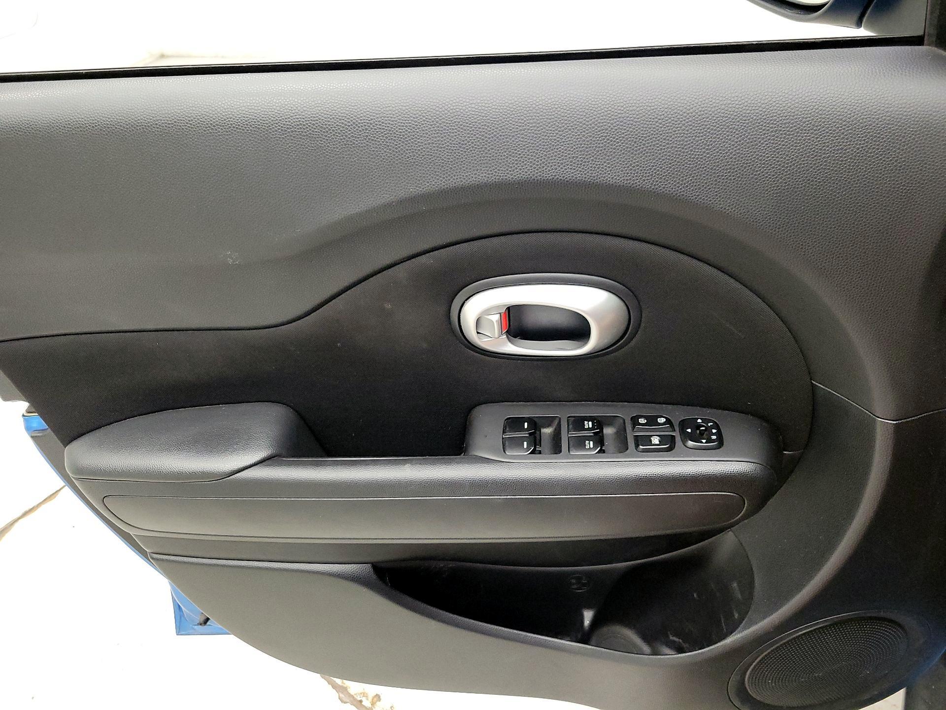 Thumbnail: 2016 Kia Soul - 12
