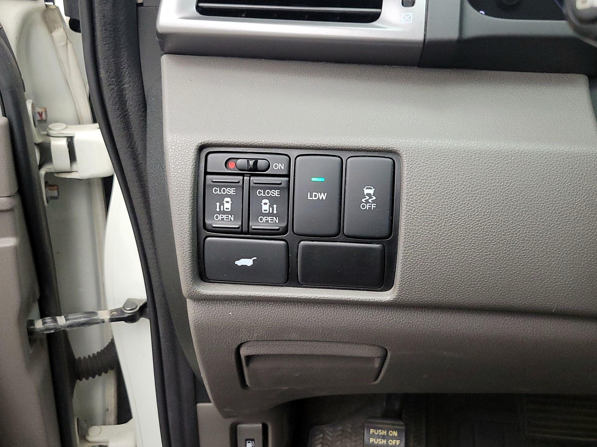 Thumbnail: 2014 Honda Odyssey - 13