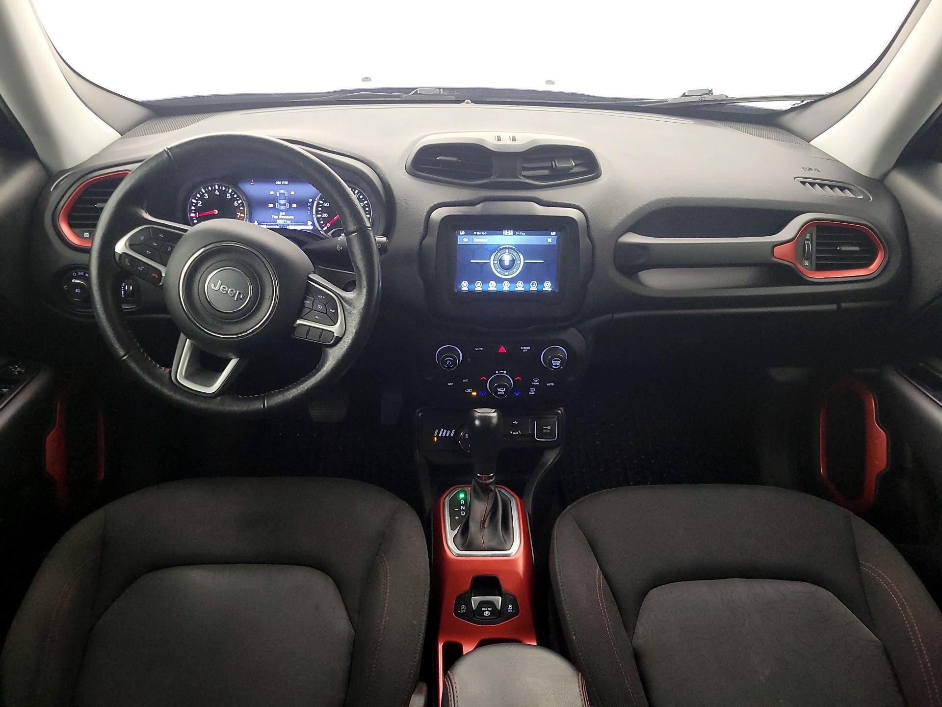 Thumbnail: 2019 Jeep Renegade - 9