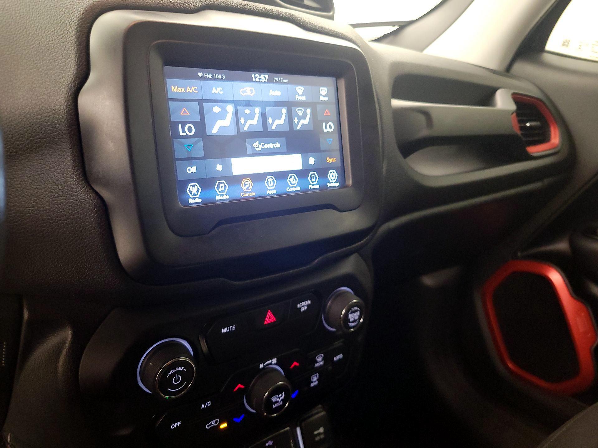 Thumbnail: 2019 Jeep Renegade - 16