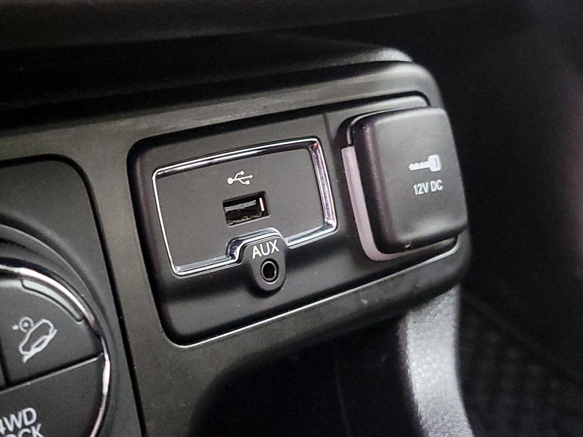 Thumbnail: 2019 Jeep Renegade - 18