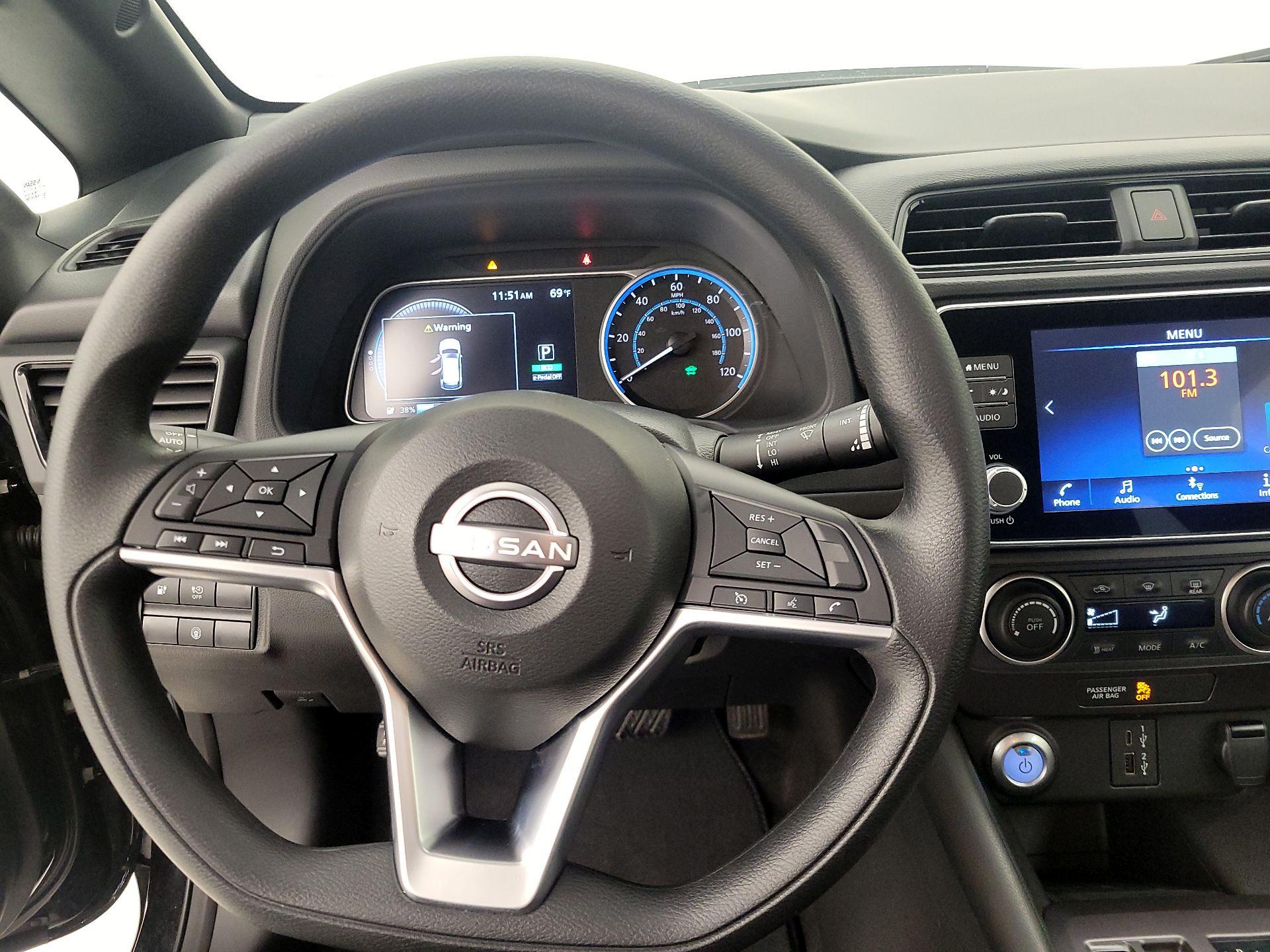 Thumbnail: 2025 Nissan Leaf - 10