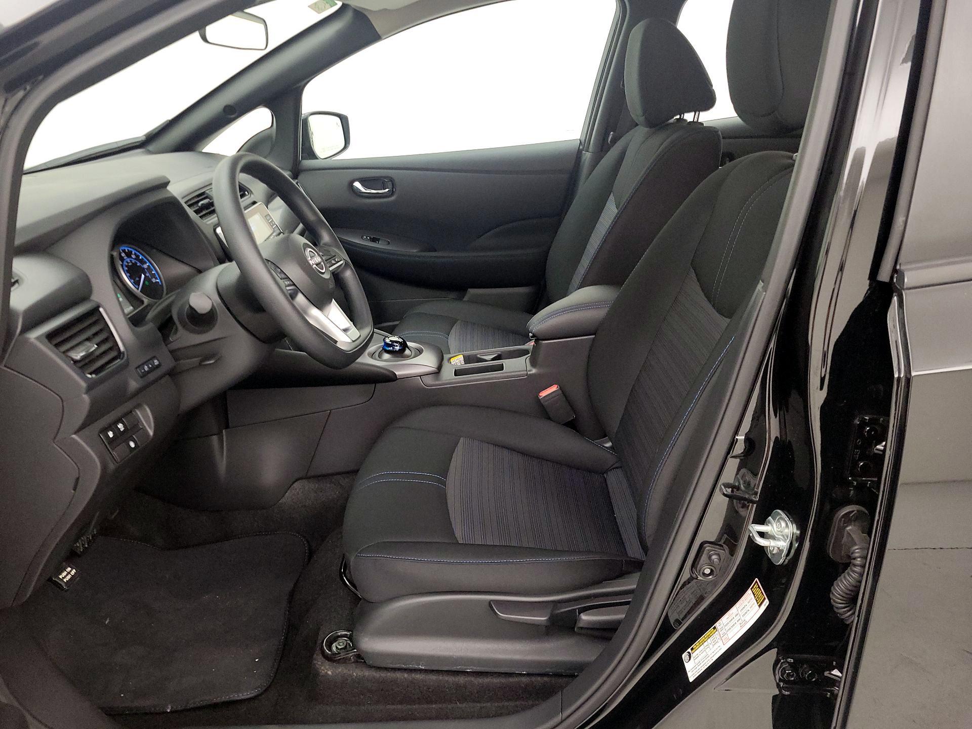 Thumbnail: 2025 Nissan Leaf - 11
