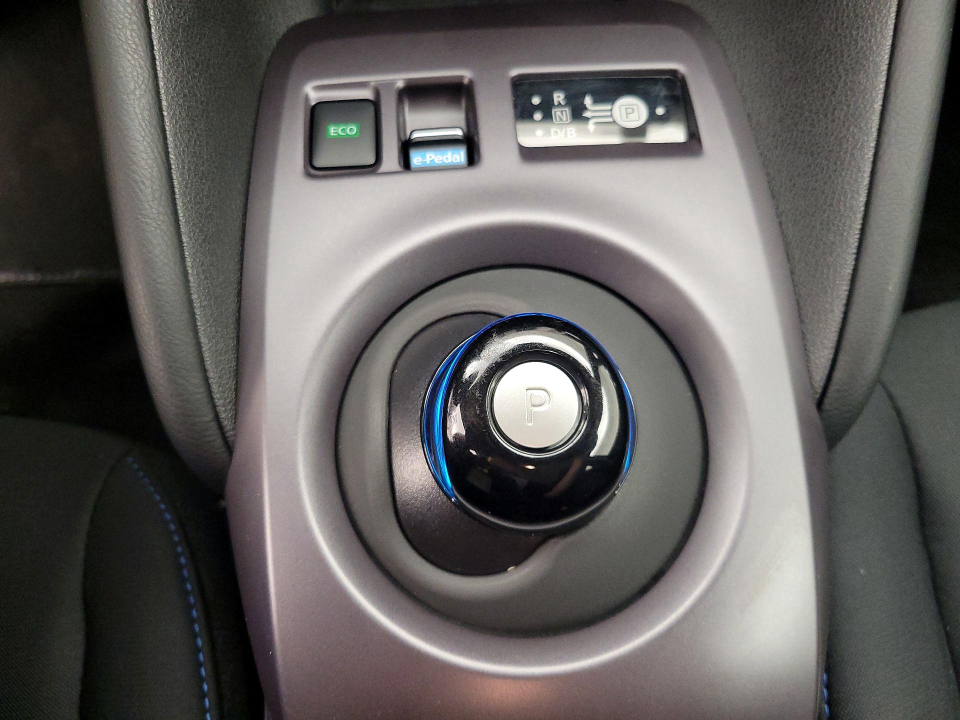 Thumbnail: 2025 Nissan Leaf - 17