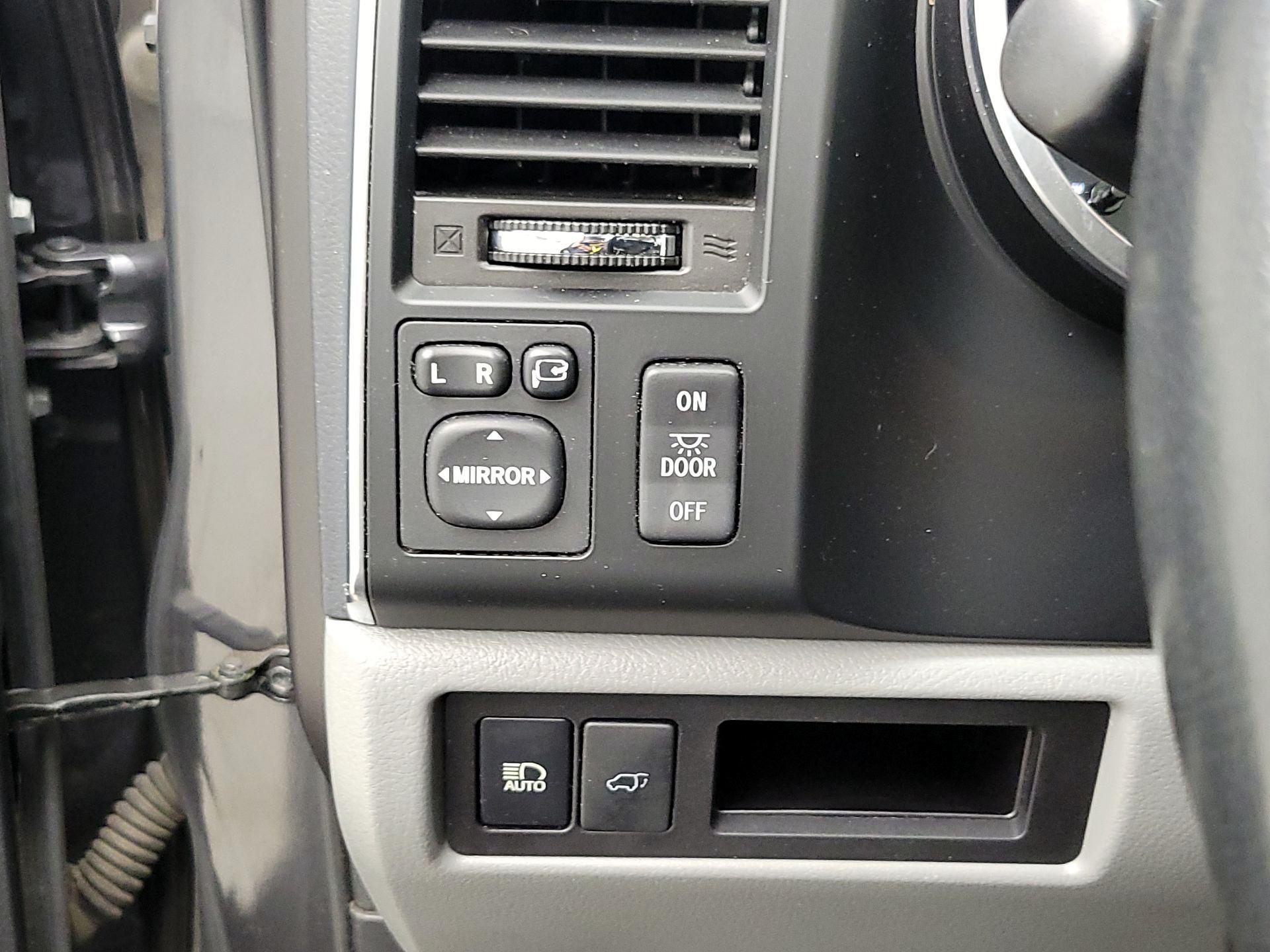 Thumbnail: 2018 Toyota Sequoia - 13