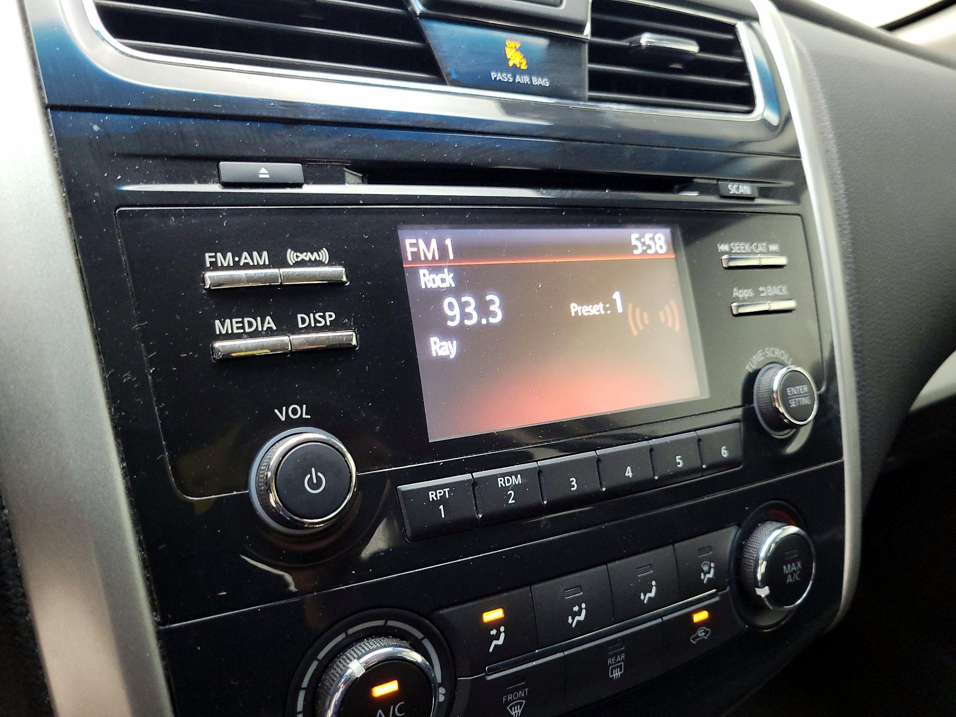 Thumbnail: 2015 Nissan Altima - 15