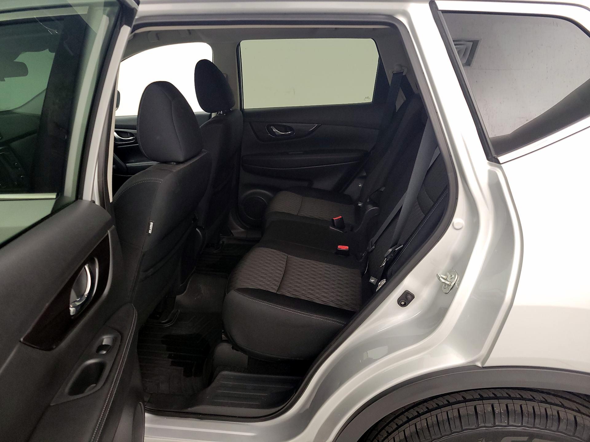 Thumbnail: 2019 Nissan Rogue - 19