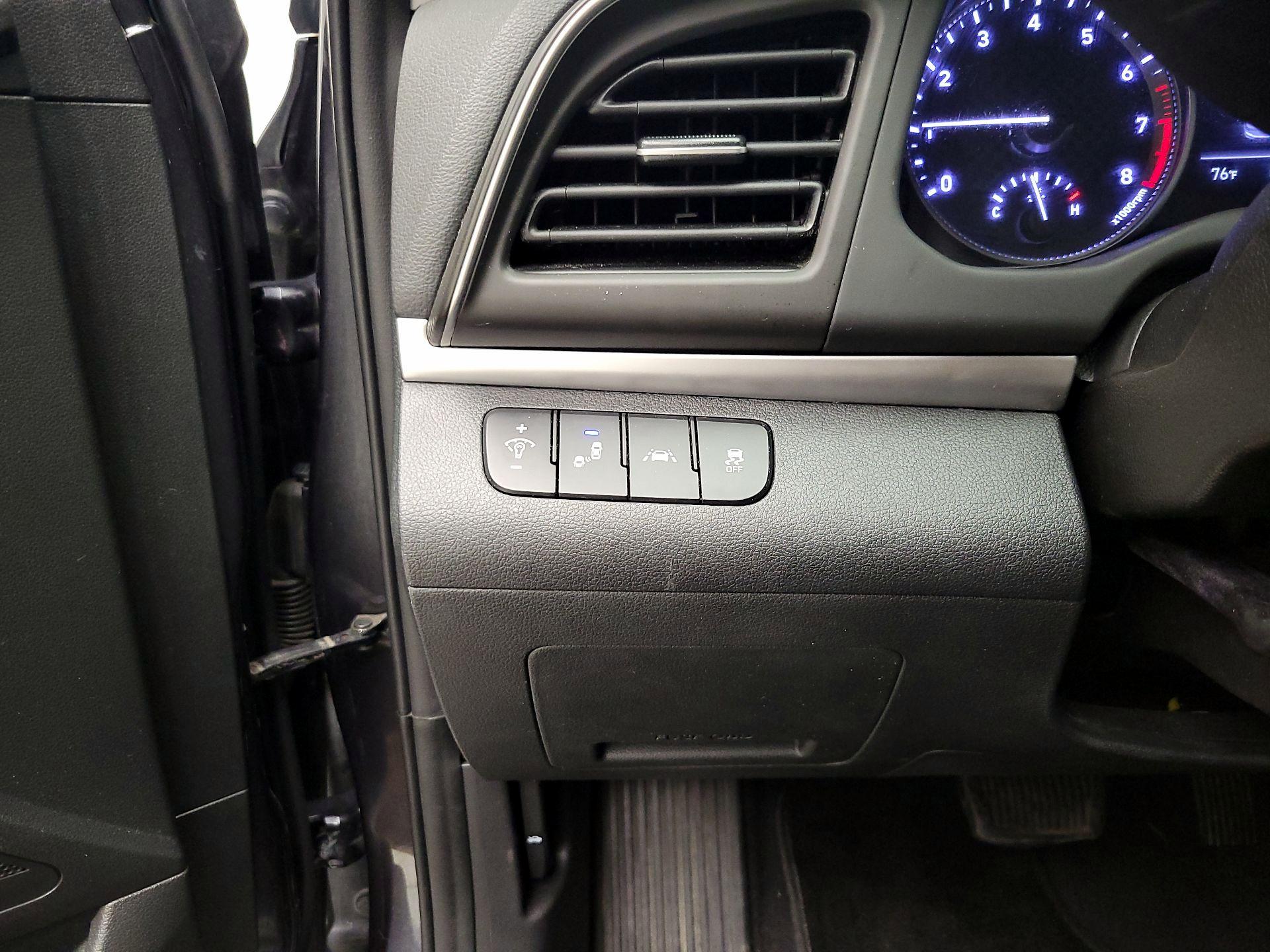 Thumbnail: 2020 Hyundai Elantra - 13