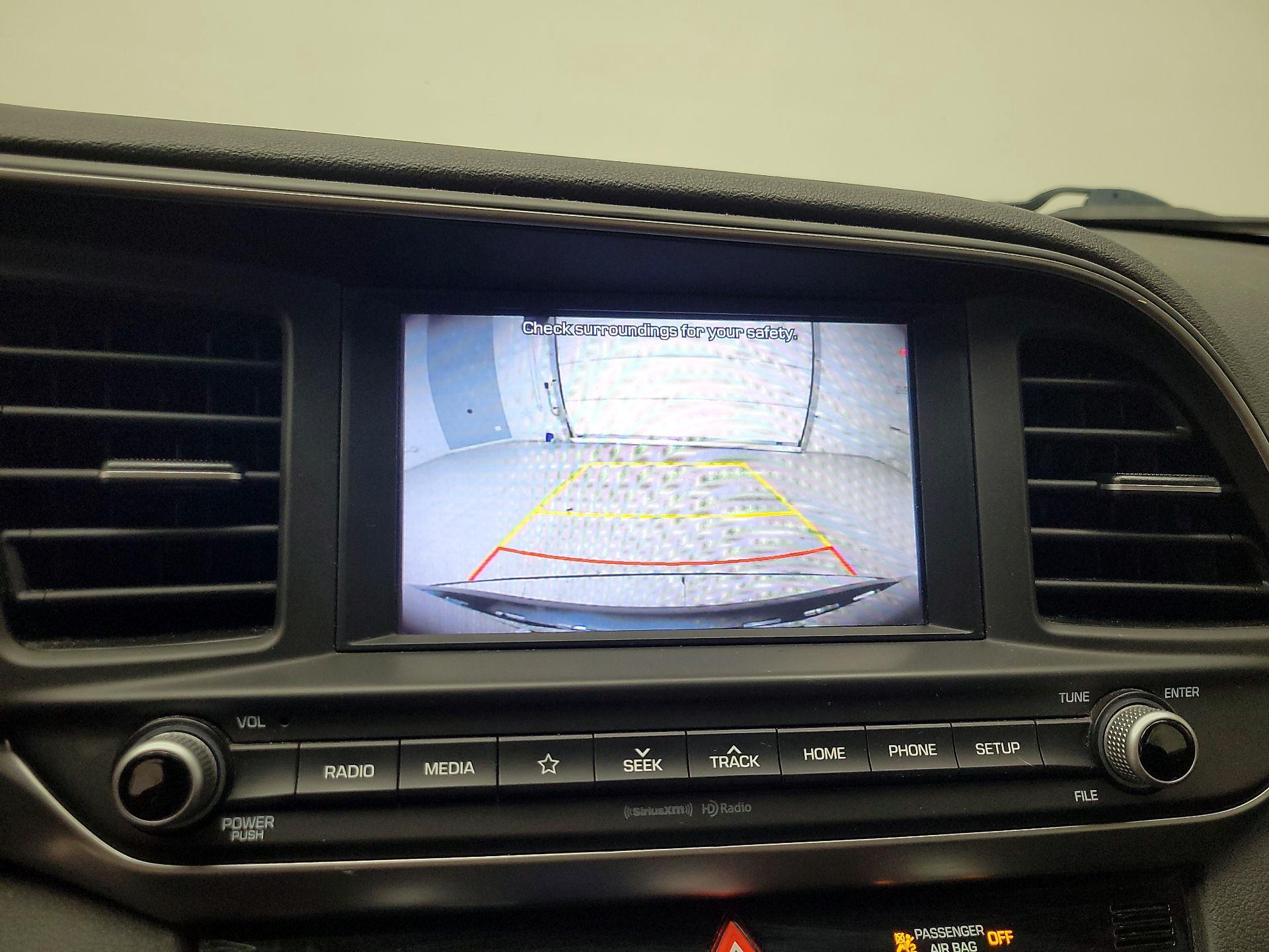 Thumbnail: 2020 Hyundai Elantra - 14