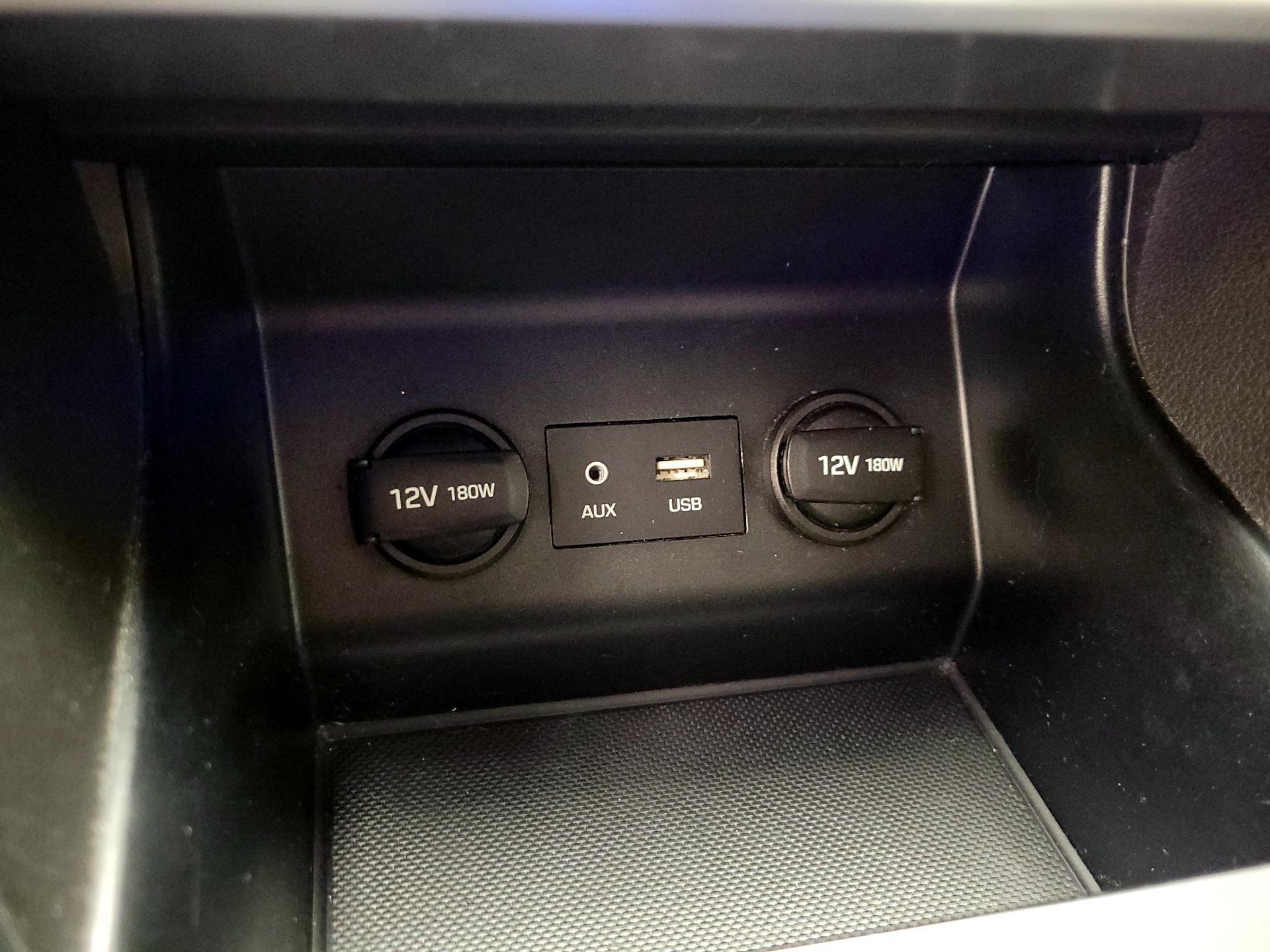 Thumbnail: 2020 Hyundai Elantra - 18