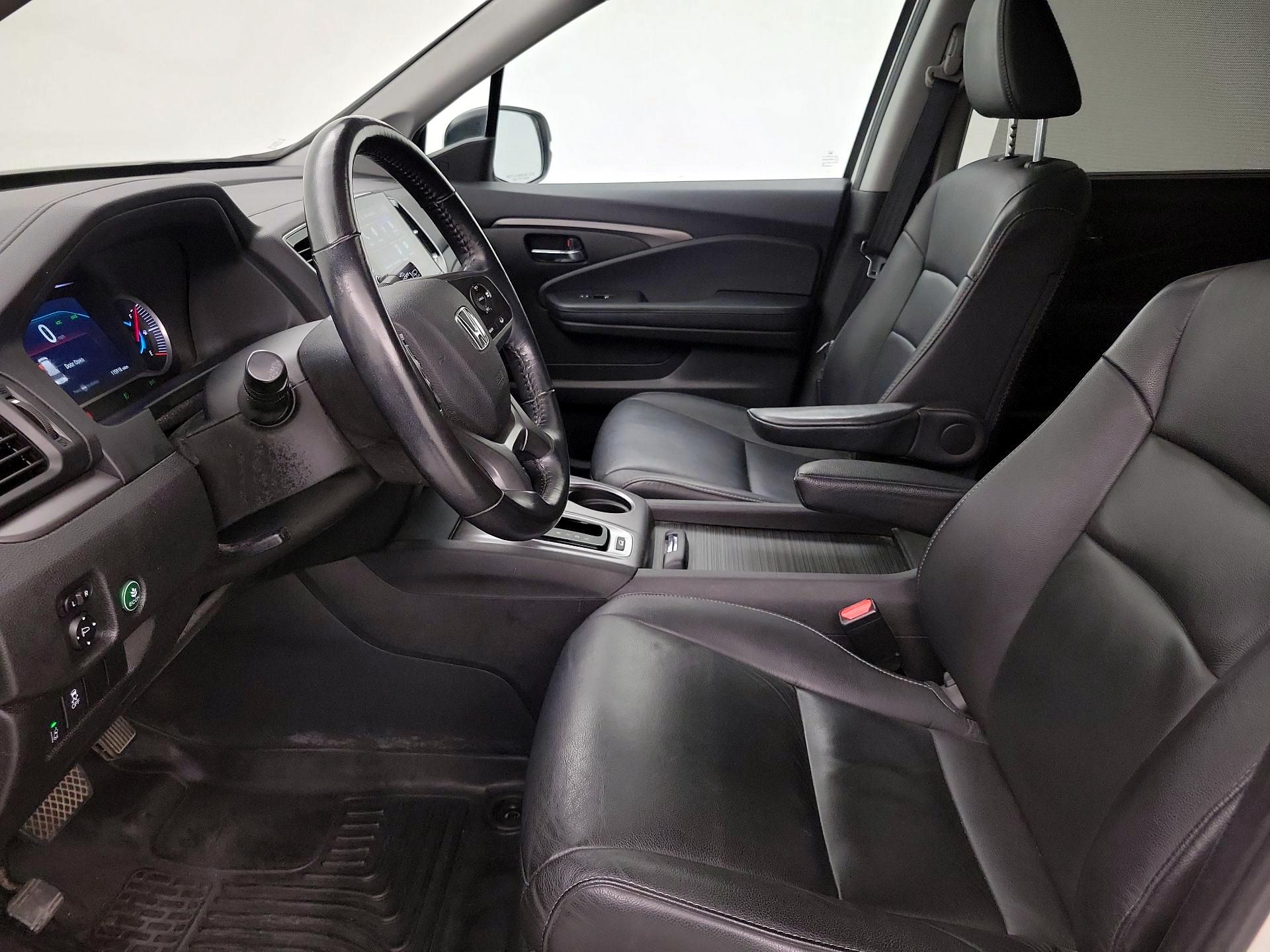 Thumbnail: 2019 Honda Pilot - 11