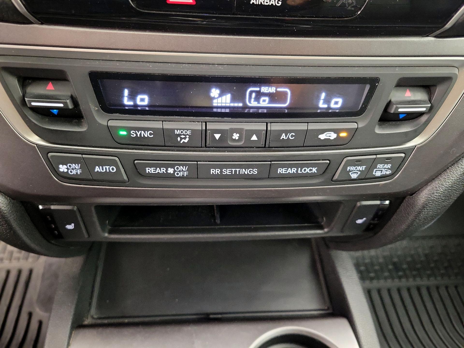 Thumbnail: 2019 Honda Pilot - 16