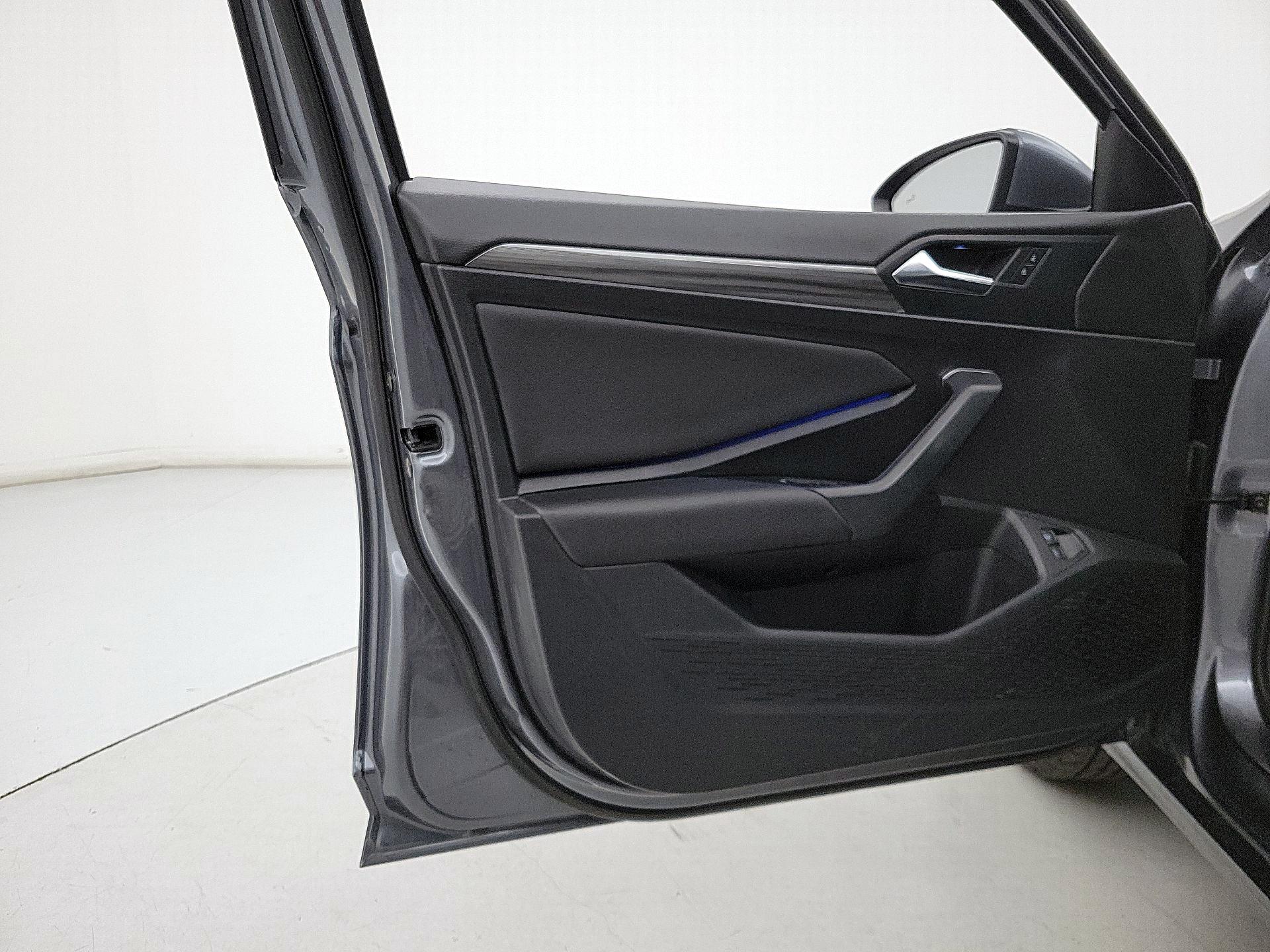 Thumbnail: 2021 Volkswagen Jetta - 12