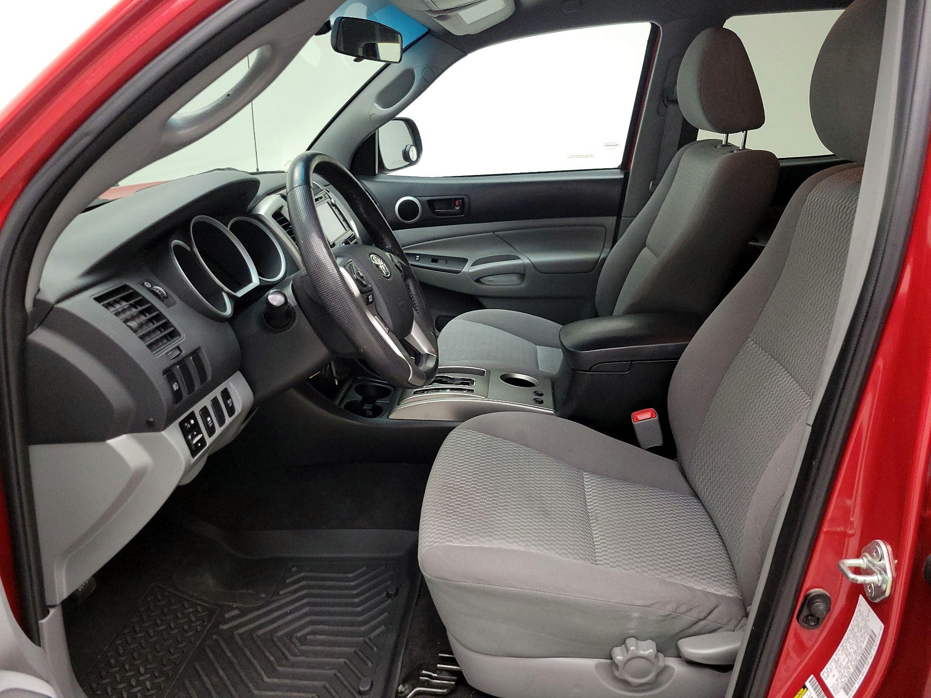 Thumbnail: 2014 Toyota Tacoma - 11