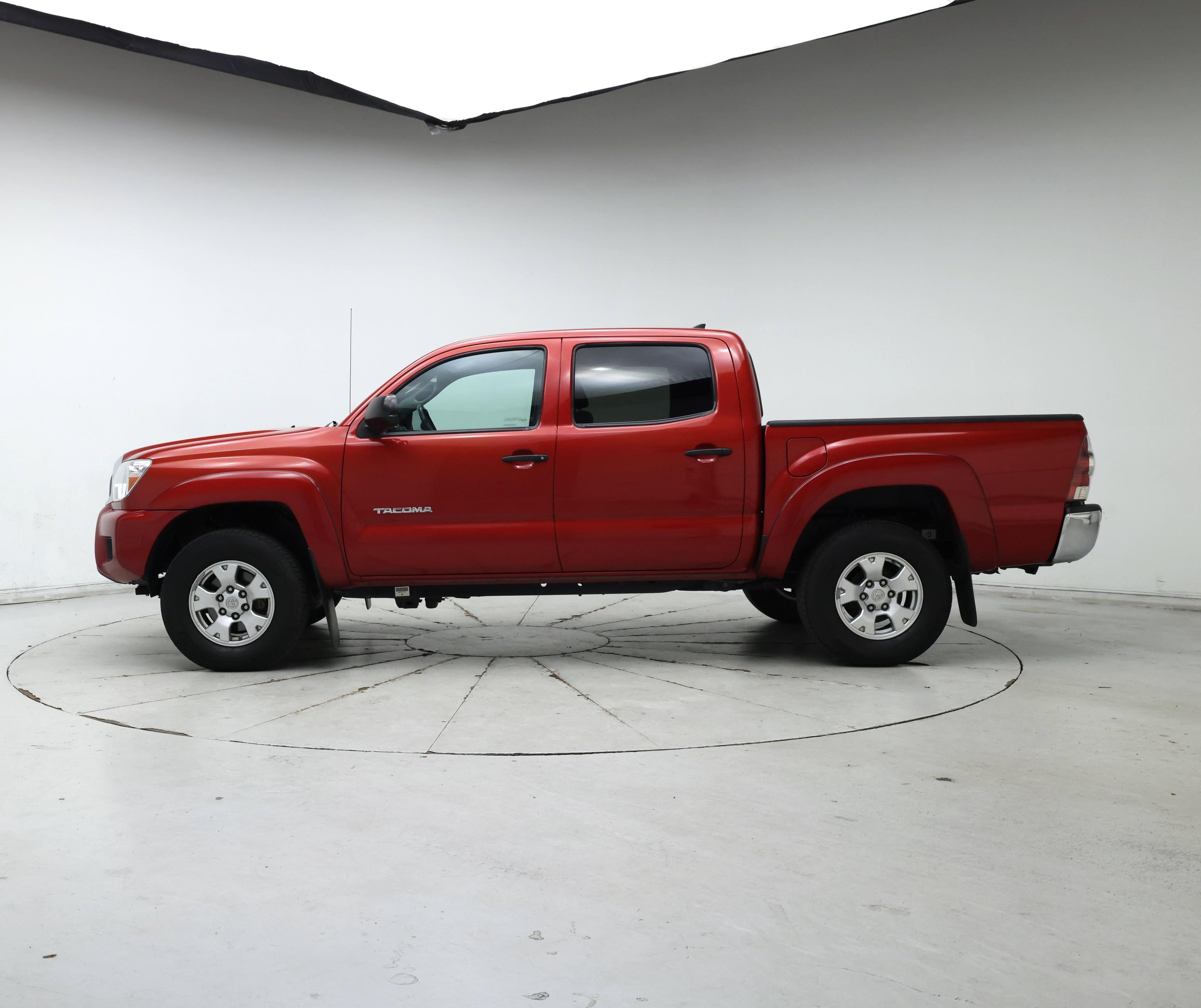 Thumbnail: 2014 Toyota Tacoma - 3