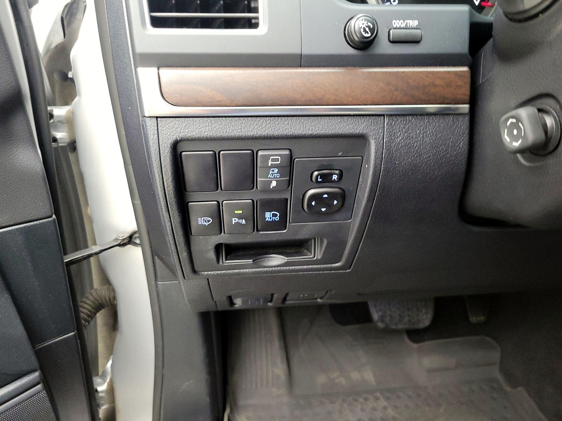 Thumbnail: 2021 Toyota Land Cruiser - 13