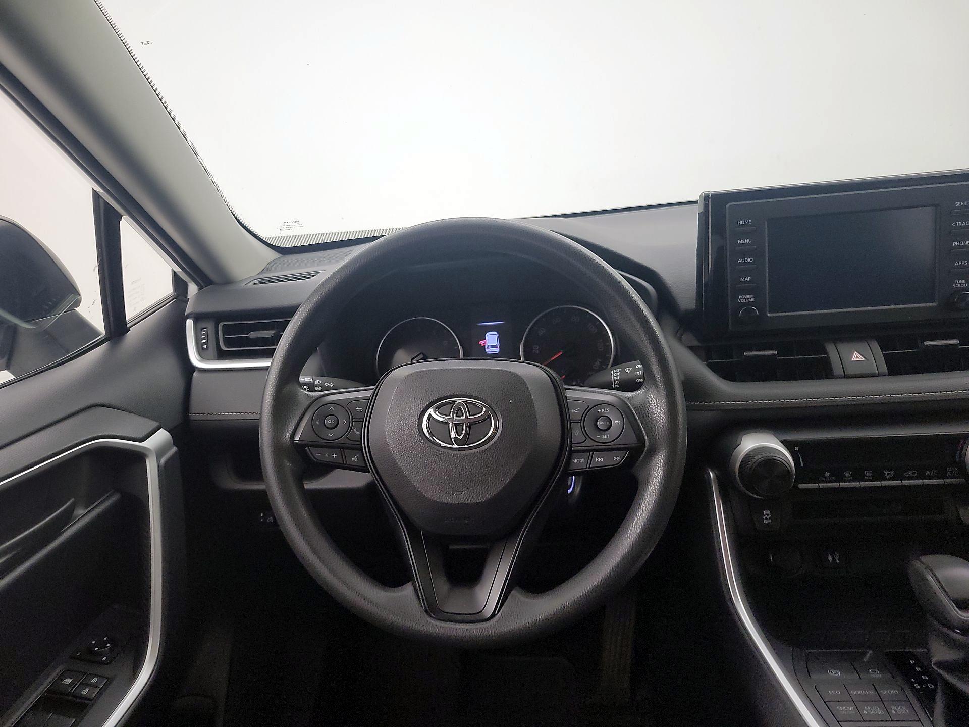 Thumbnail: 2019 Toyota RAV4 - 10