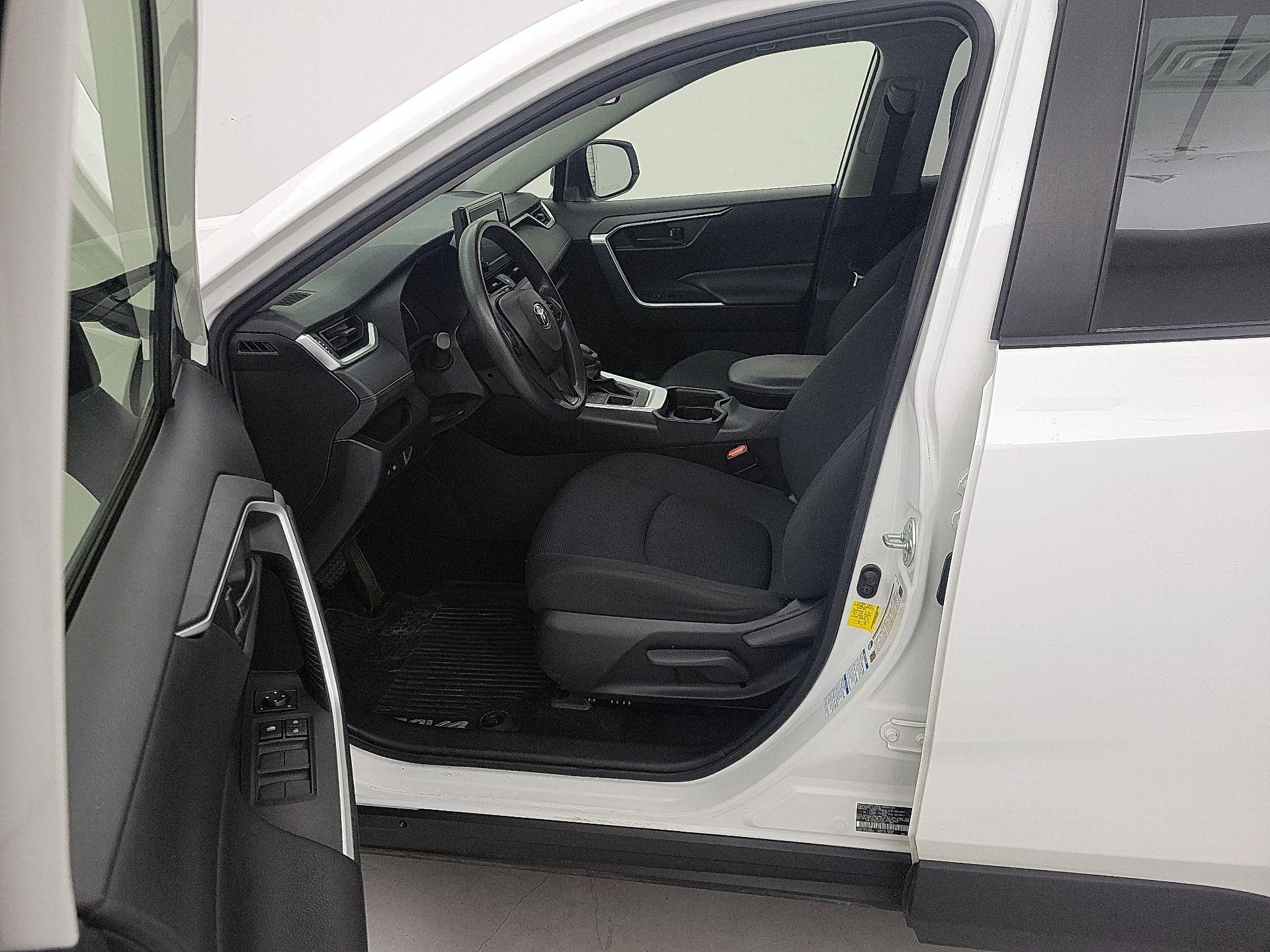 Thumbnail: 2019 Toyota RAV4 - 11