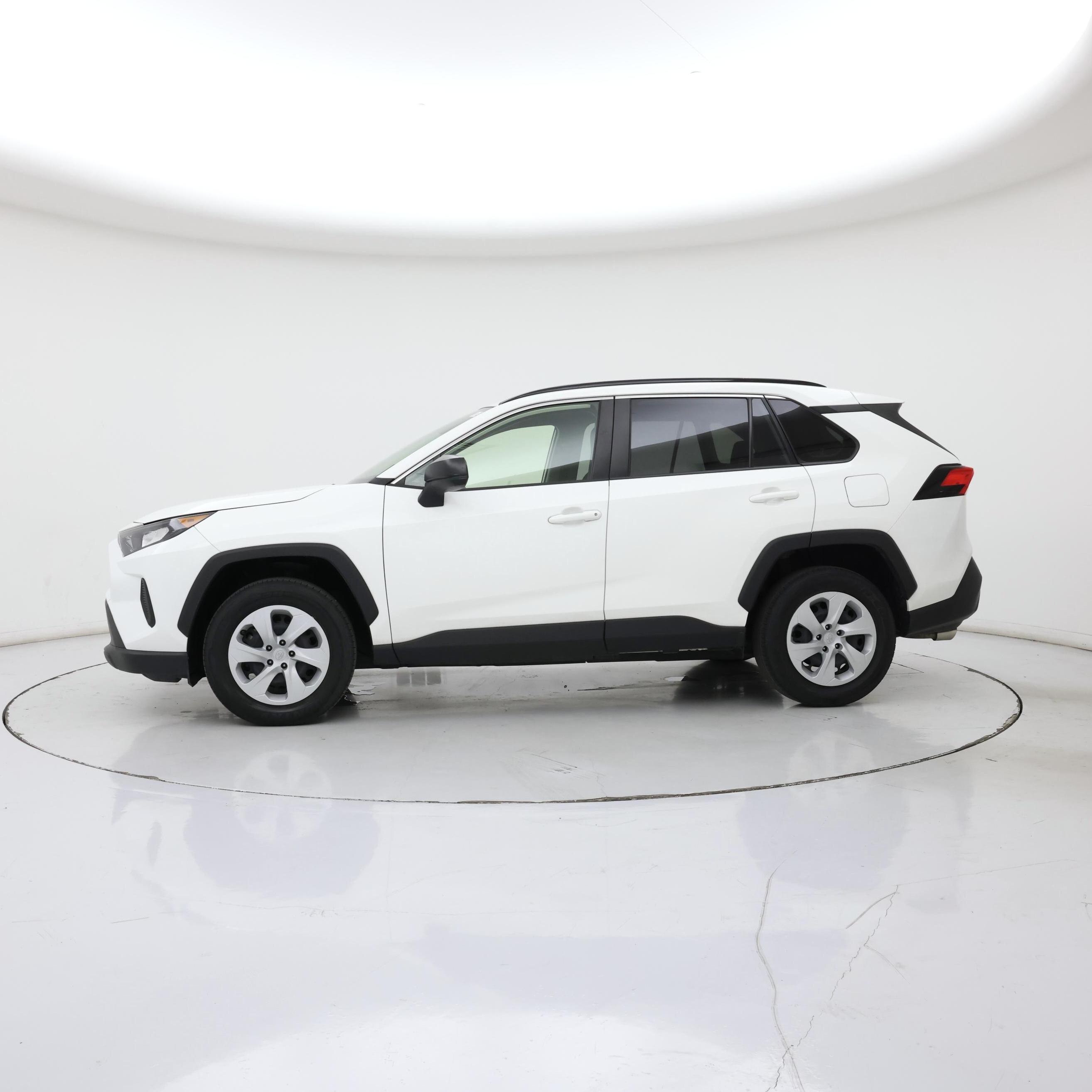 Thumbnail: 2019 Toyota RAV4 - 3